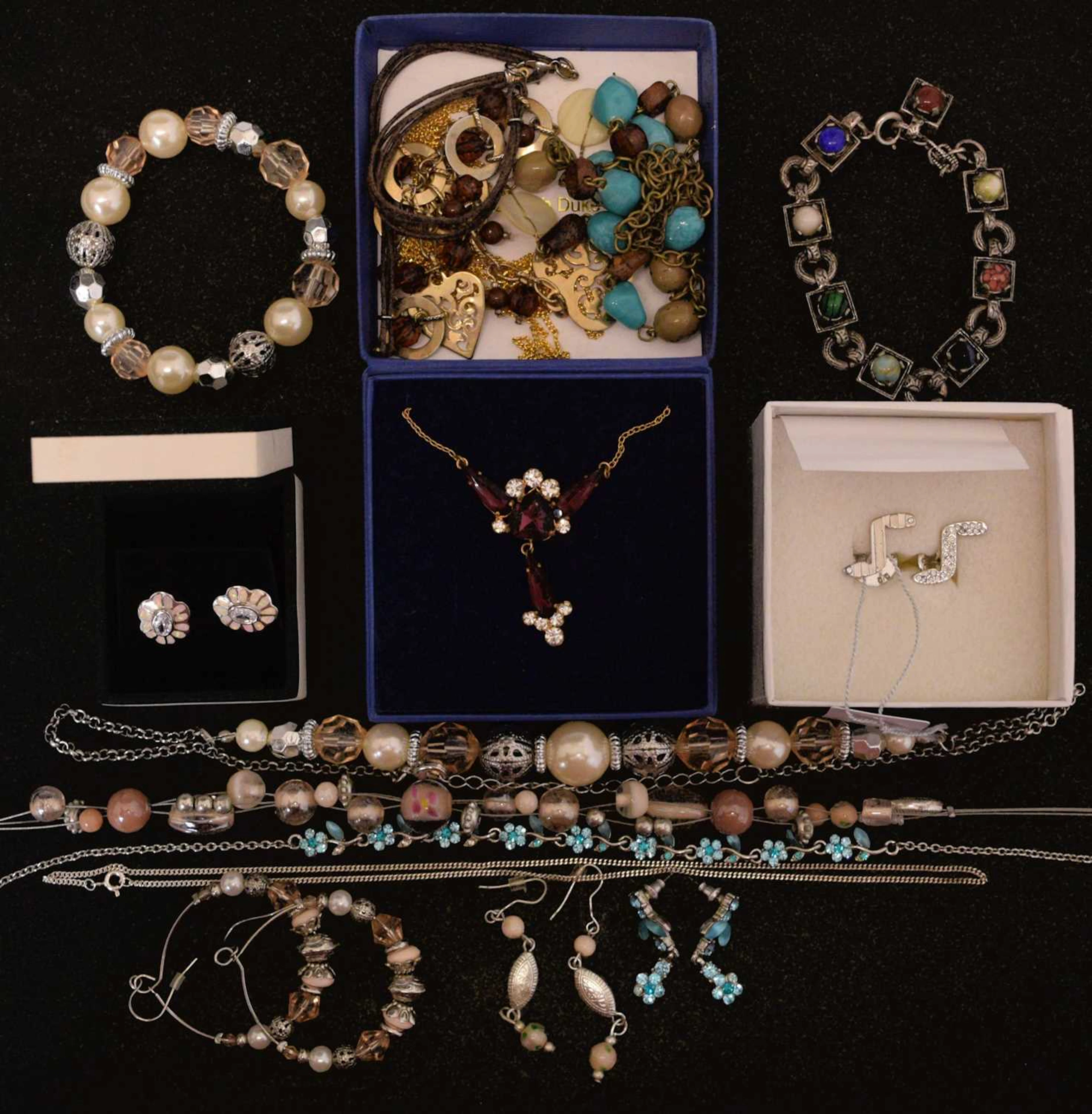 Small collection of costume jewellery to include Swarovski and other