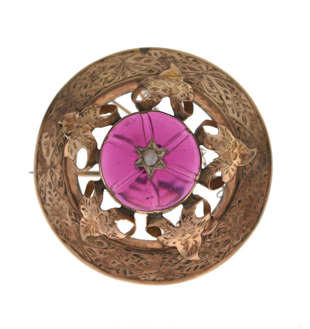 Victorian yellow metal target brooch