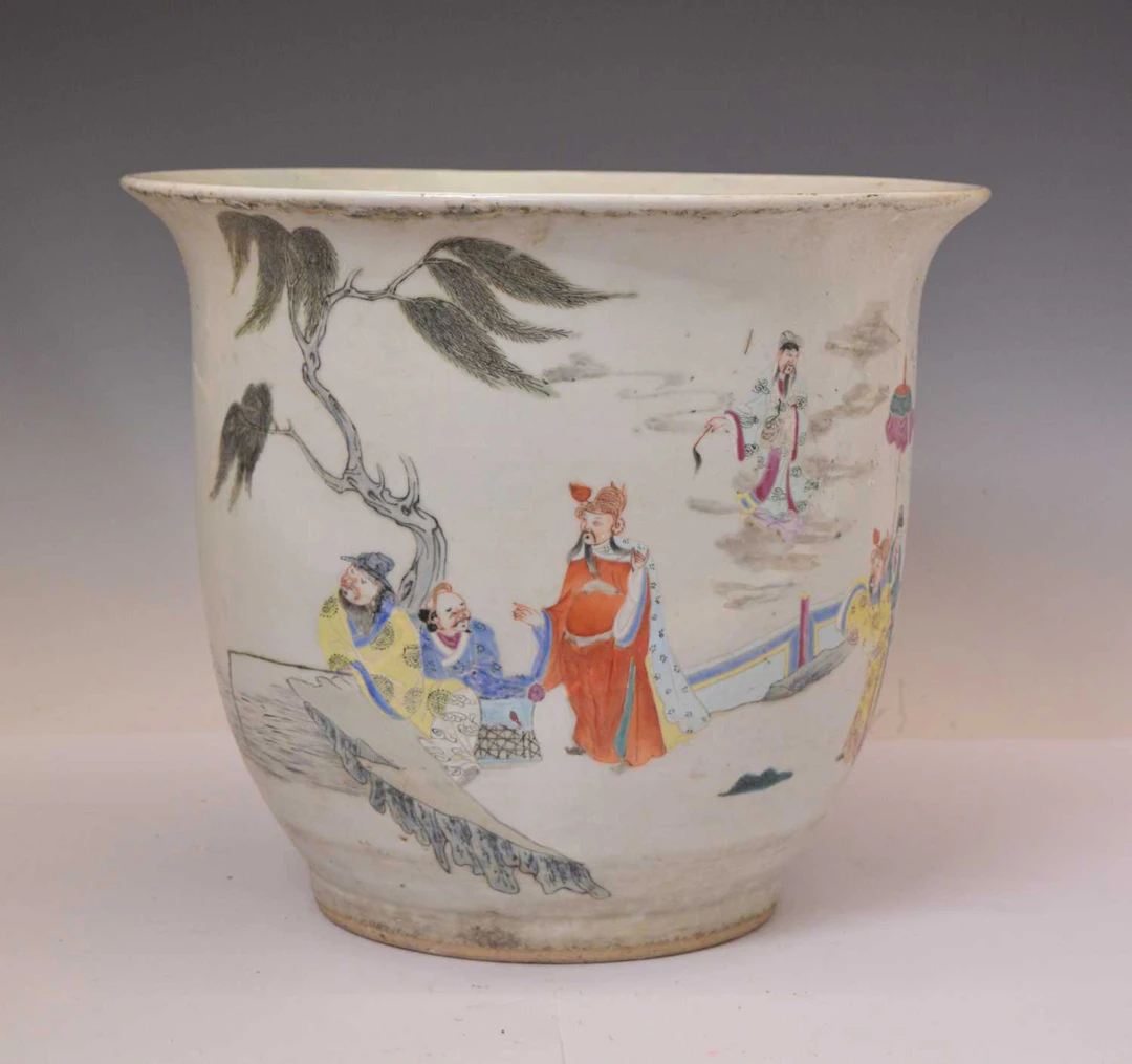 Chinese Canton Famille Rose jardinière or planter