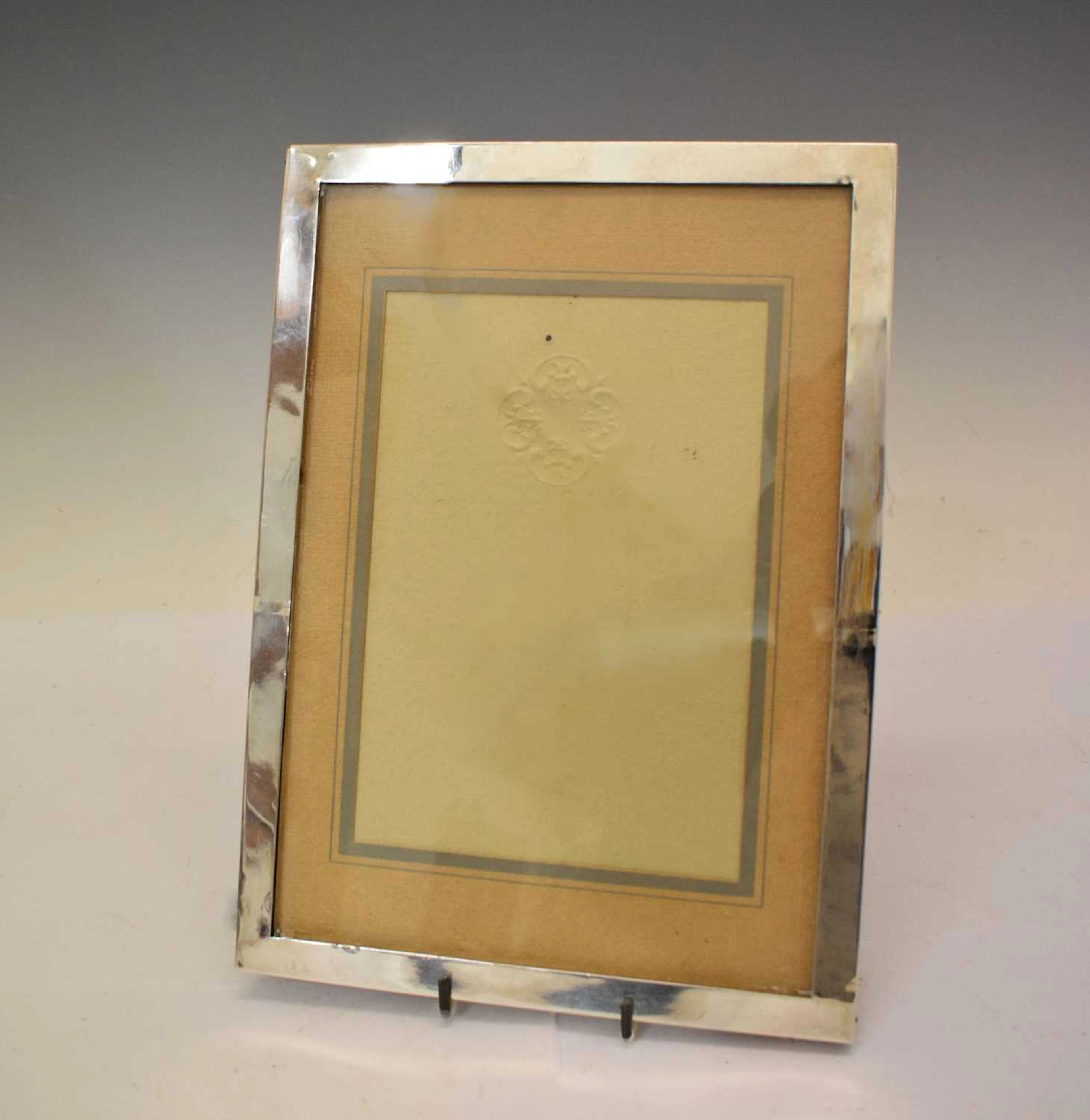 George V silver-mounted rectangular photograph frame