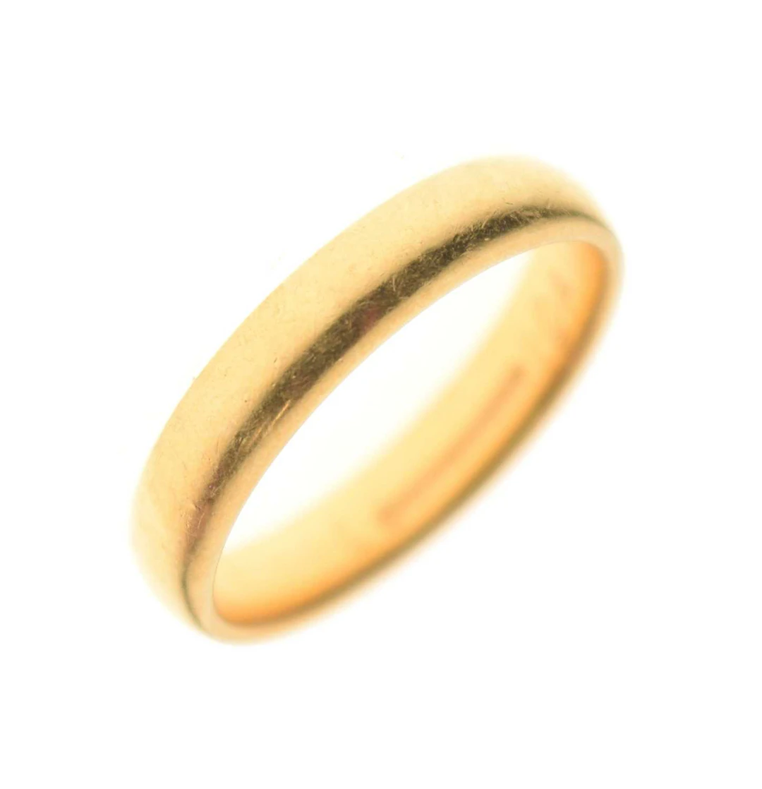 18ct gold wedding band