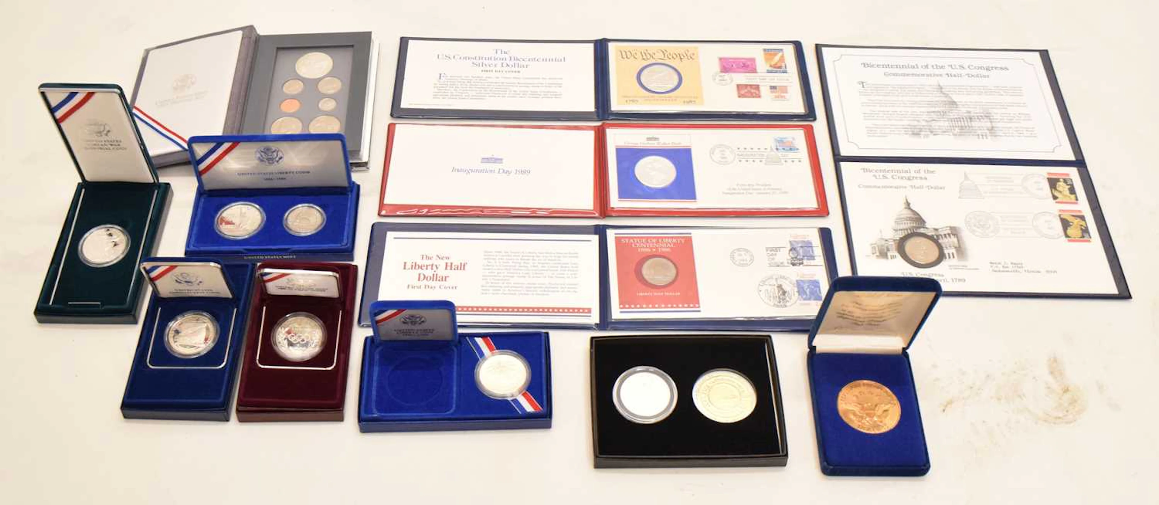 Collection of USA presentation coins and medallions