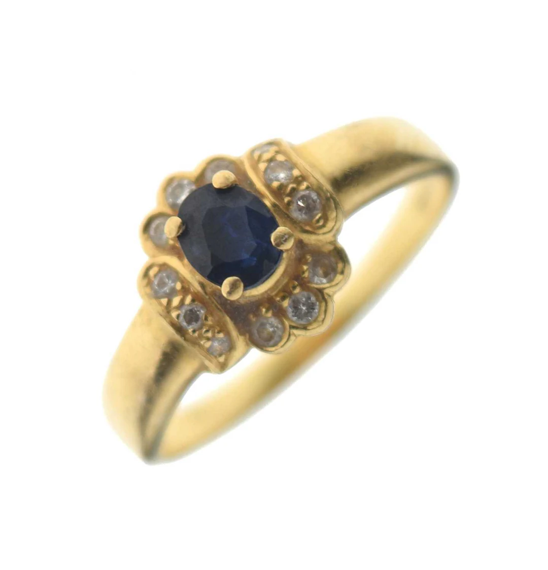 Sapphire and diamond 18ct gold cluster ring