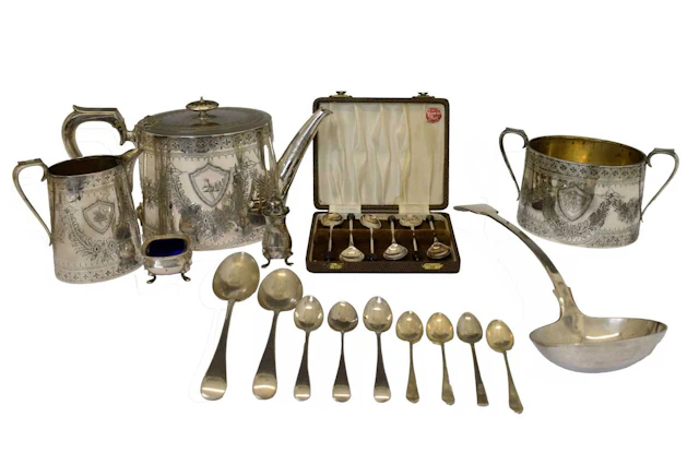 Assorted silver plated wares to include: a late 19th century three-piece