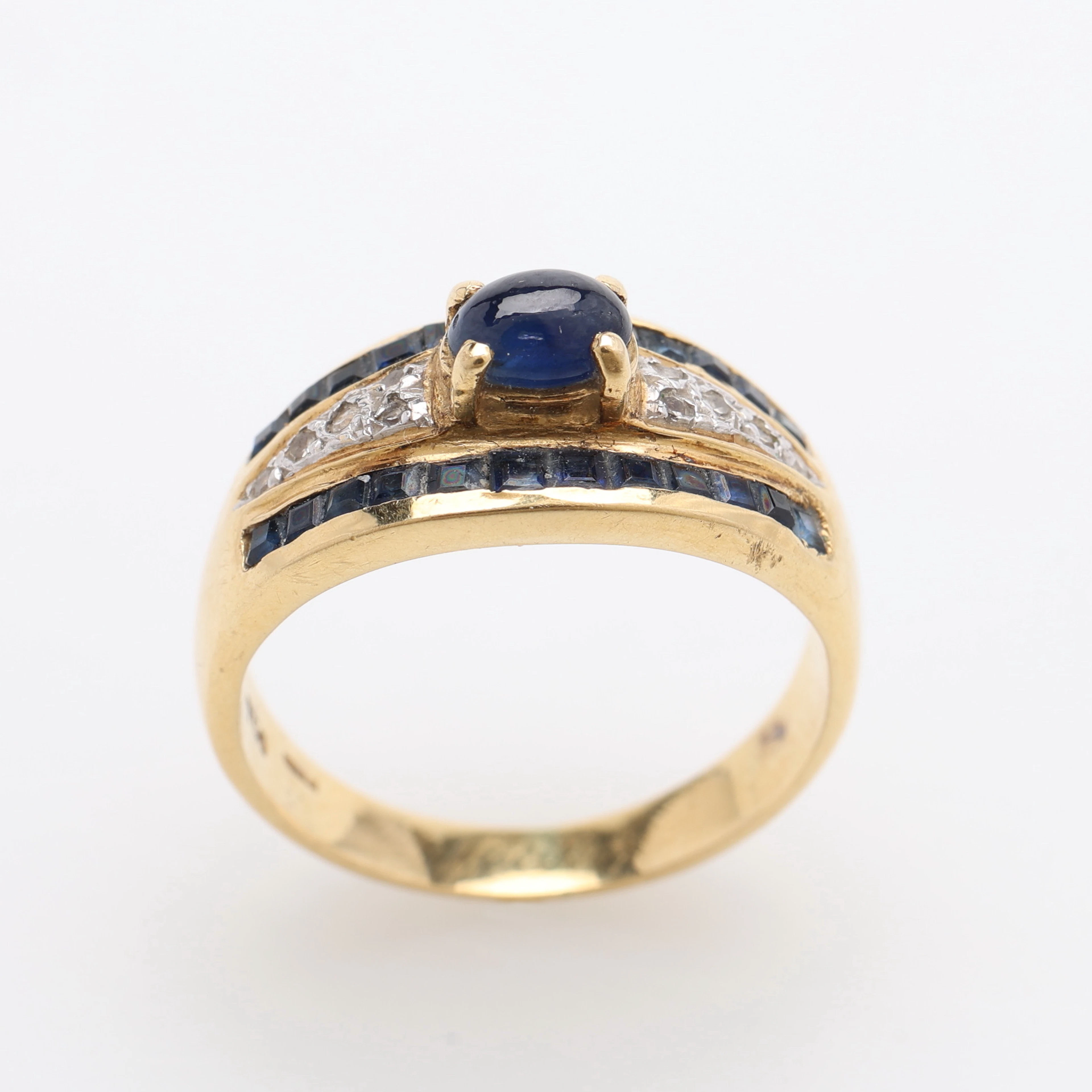 RING, 18K GULD, SAFIRER & SMÅ DIAMANTER, VICENZA, ITALIEN, 1900-TALETS