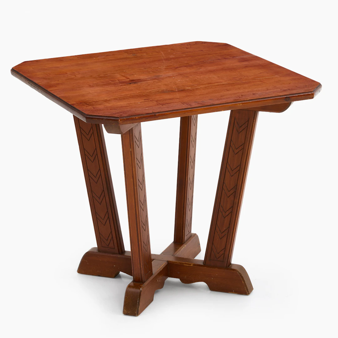 SOFFBORD, sportstugemöbel, betsad furu, skuren dekor, 1930-tal.