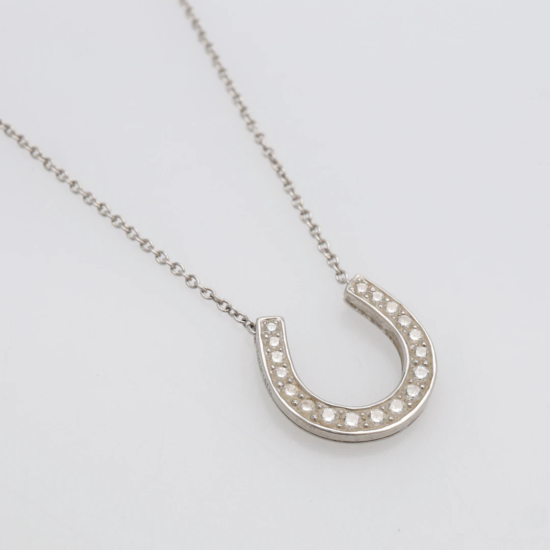 COLLIER MED HÄSTSKOFORMAT HÄNGE, PLATINA & 18 ST SMÅ DIAMANTER, TIFFANY