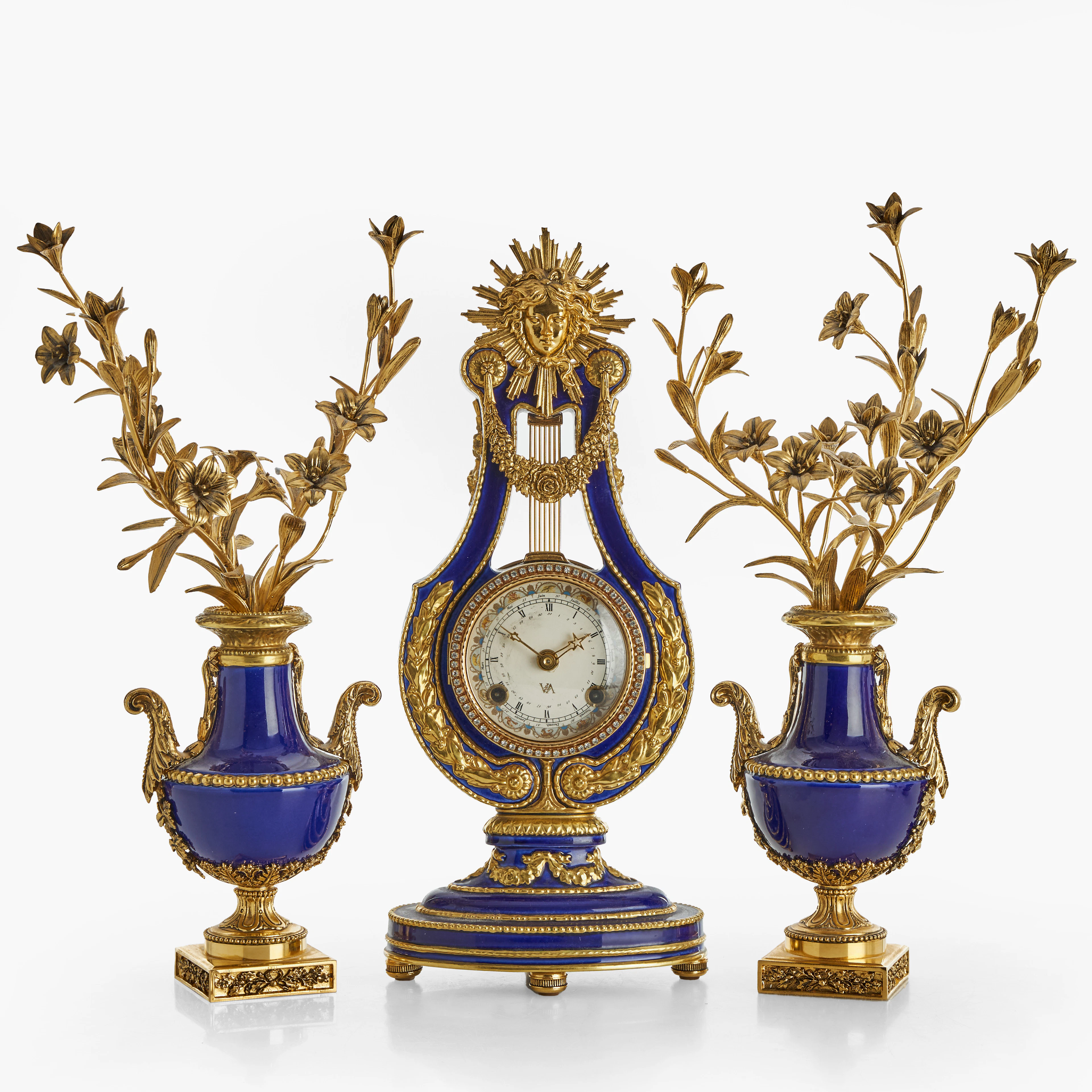 BORDSGARNITYR, 3 delar; BORDSUR, "Marie-Antoinette Clock" samt VASER