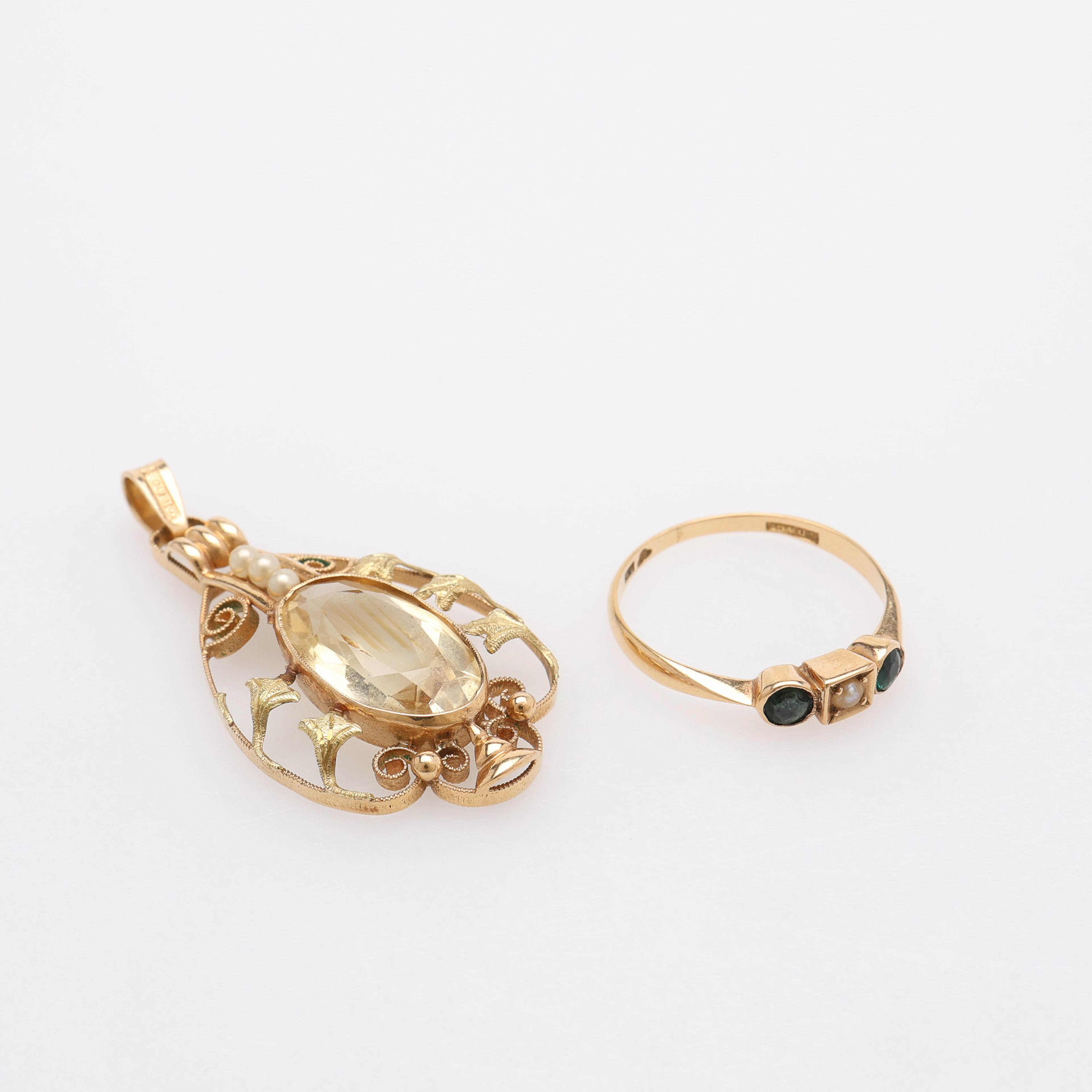 RING SAMT HÄNGE, 18K GULD, GUSTAF DAHLGREN & CO, MALMÖ, TOTAL VIKT CA 5,2 GRAM.