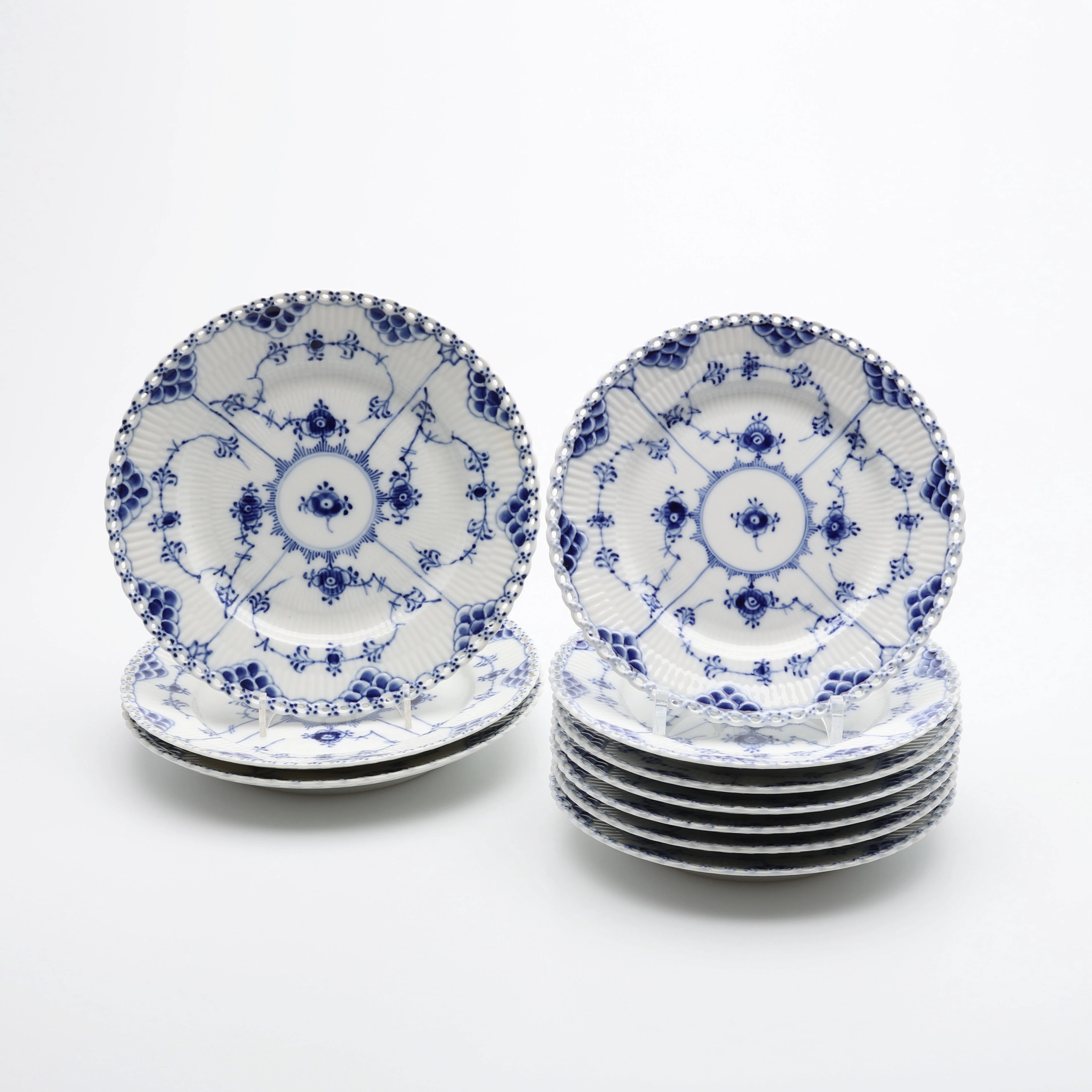 ASSIETTER, 7+3 STYCKEN, MUSSELMALET, ROYAL COPENHAGEN.