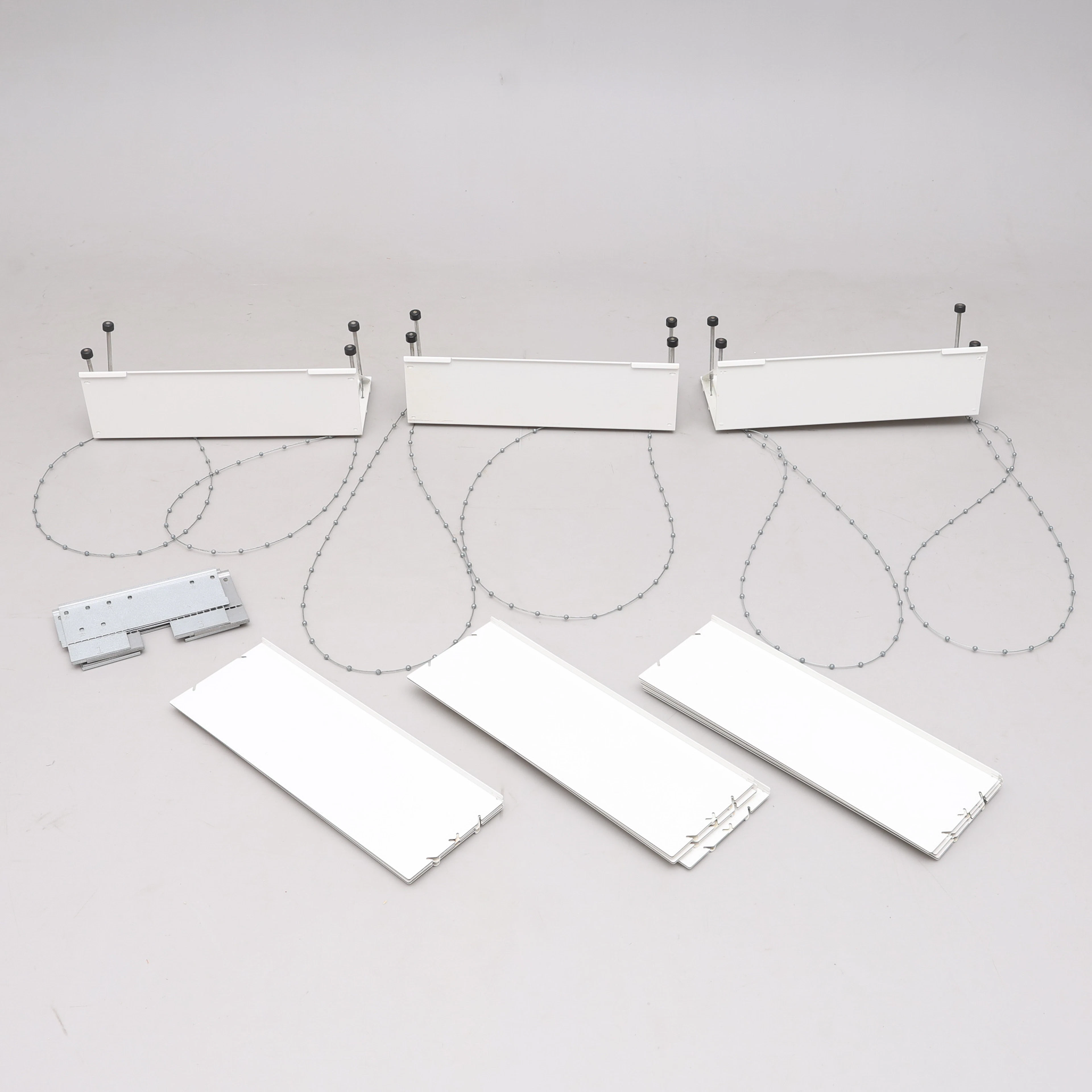 PETER COHEN. HYLLSYSTEM, 3 SEKTIONER, METALL, "CELL", FÖR STRING