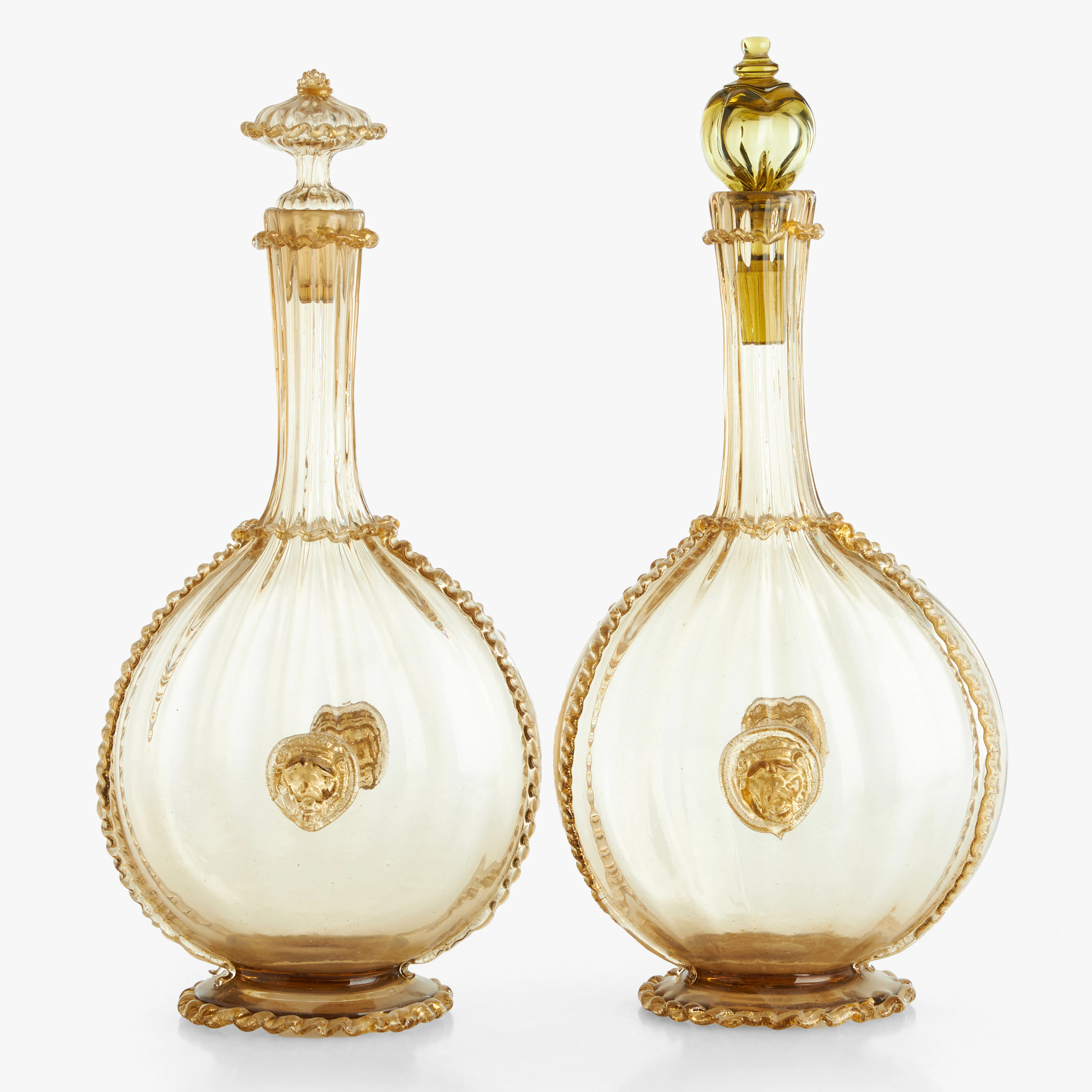ANTONIO SALVIATI, TILLSKRIVEN. Karaffer, ett par, Murano, Italien