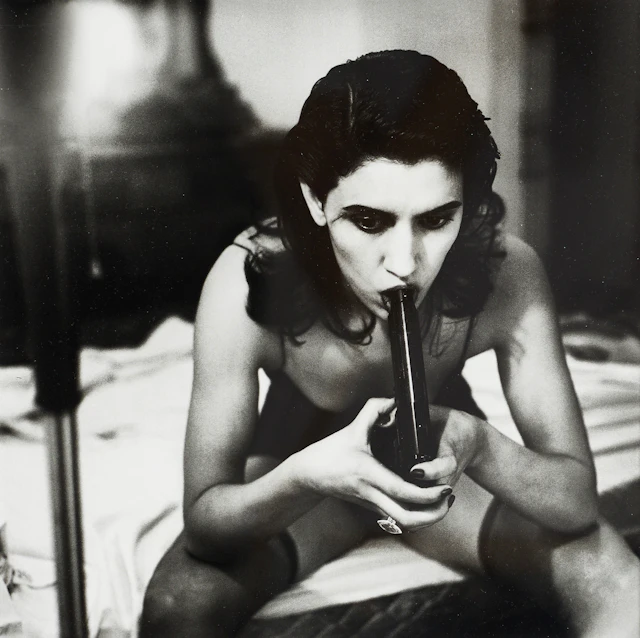 HELMUT NEWTON. efter, "Jo Champa, Hotel Chelsea, New York 1988", ur