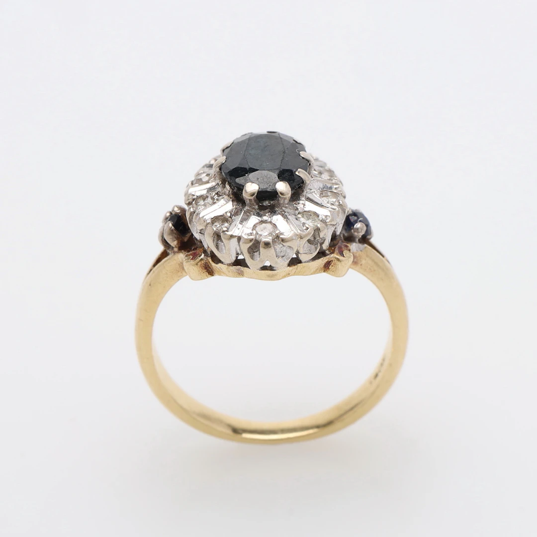 RING, 18K GULD, SMÅ DIAMANTER & TOPAS, OMKRING 1900-TALETS MITT, TOTALT