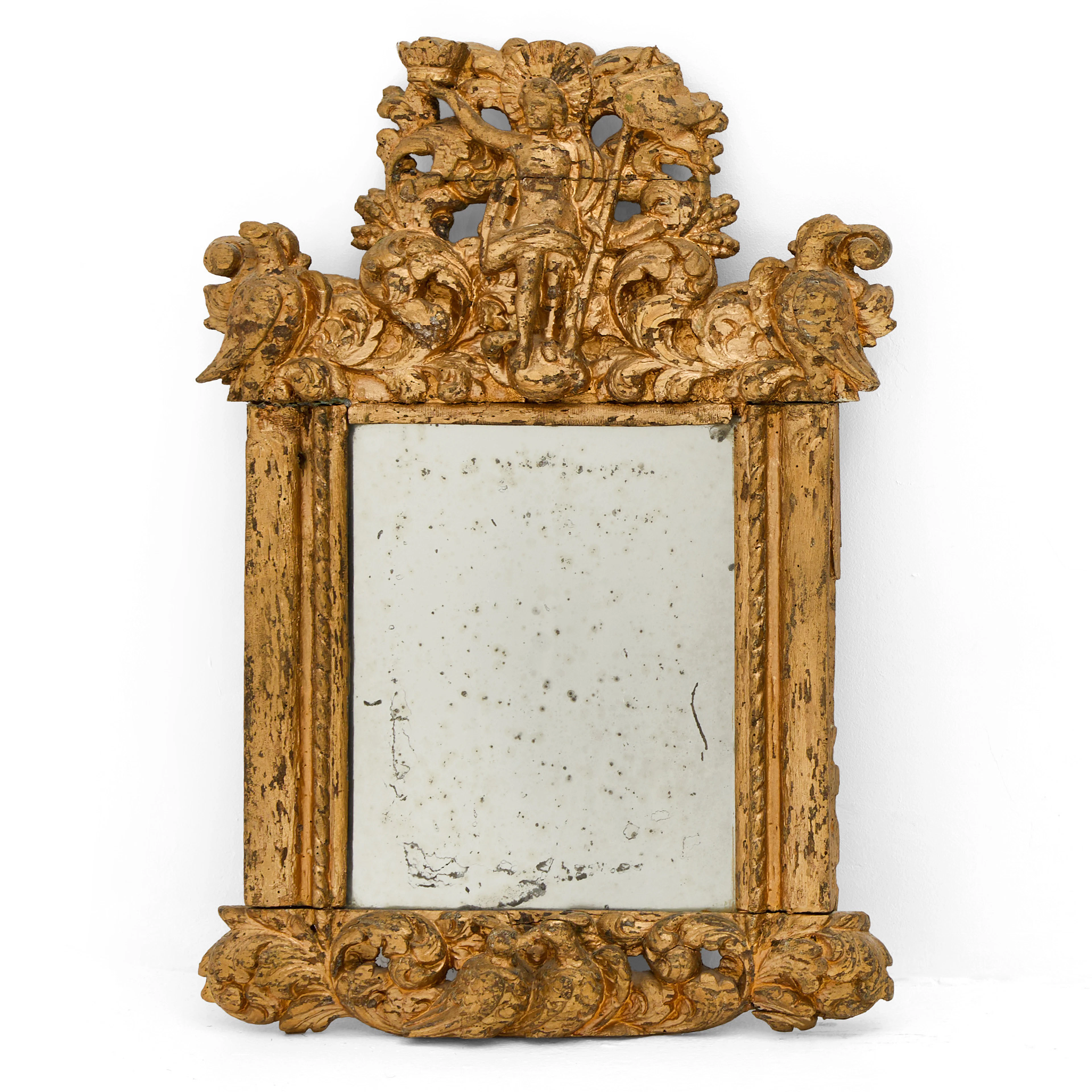 SPEGEL, barock, 1700-tal, träskuren dekor med fåglar och kristusgestalt.