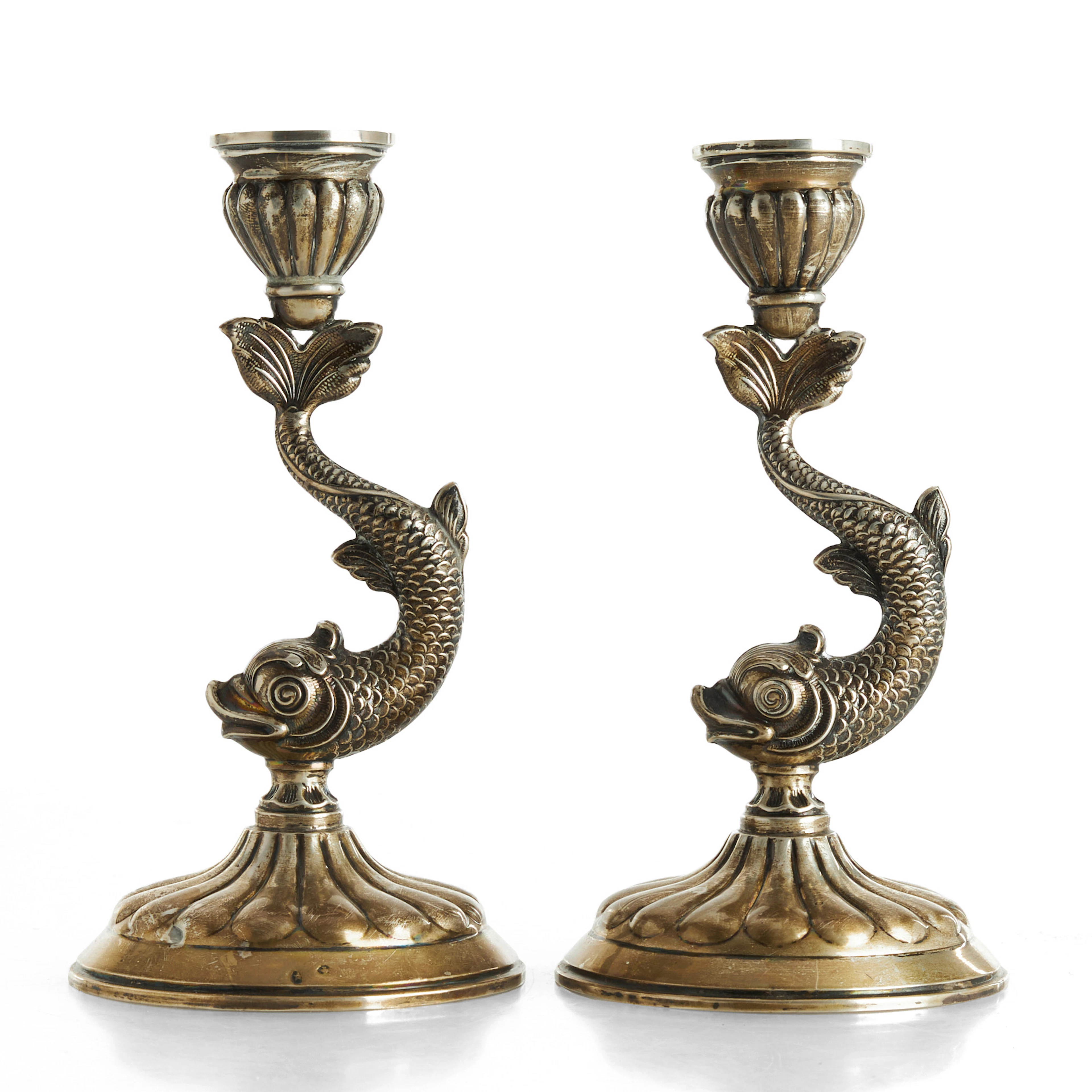 LJUSSTAKAR, ett par, silver, Spanien, 1900-tal, empirstil med dekor