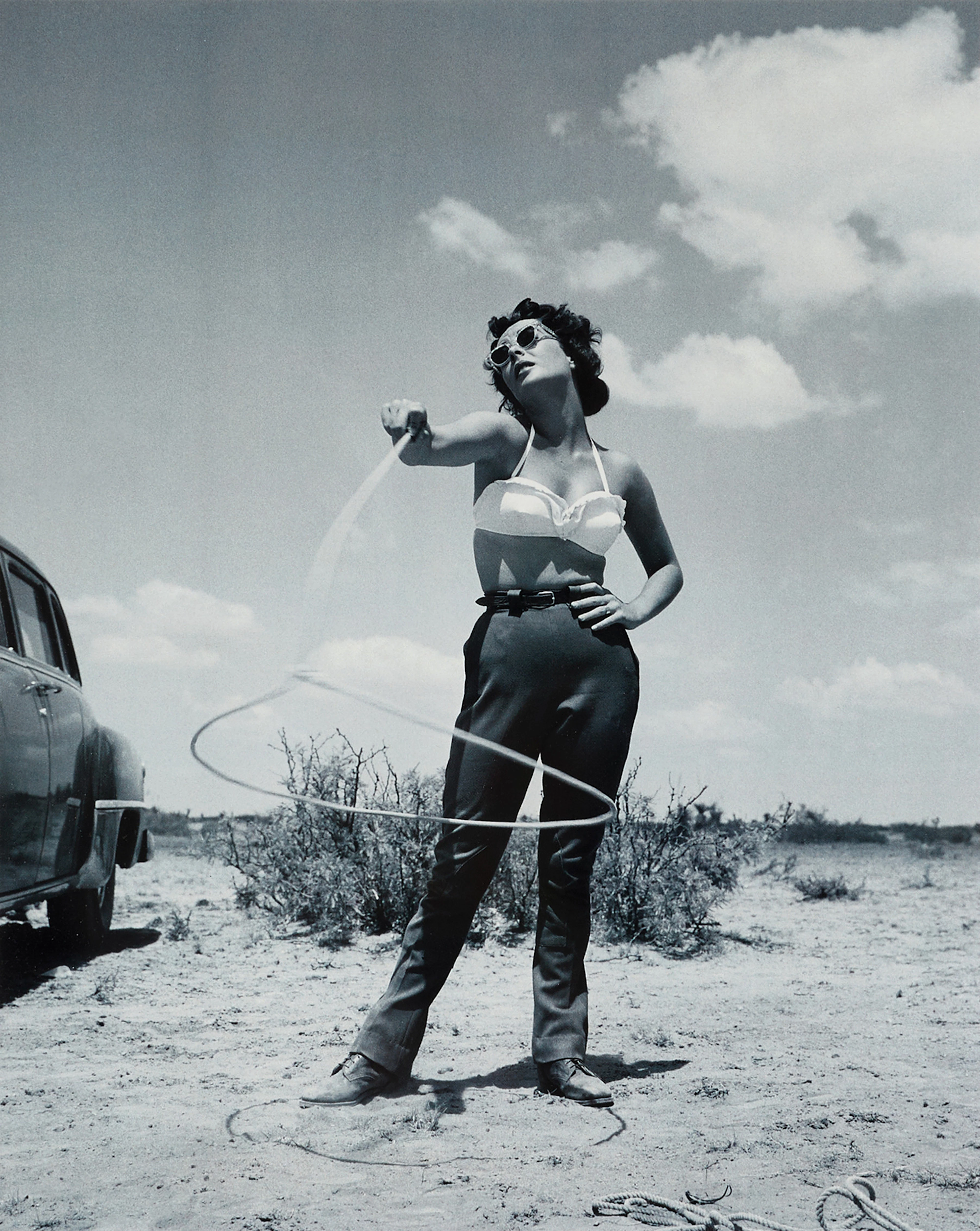 FRANK WORTH. TILLSKRIVEN. Elizabeth Taylor with Lasso, Set of "Giant"