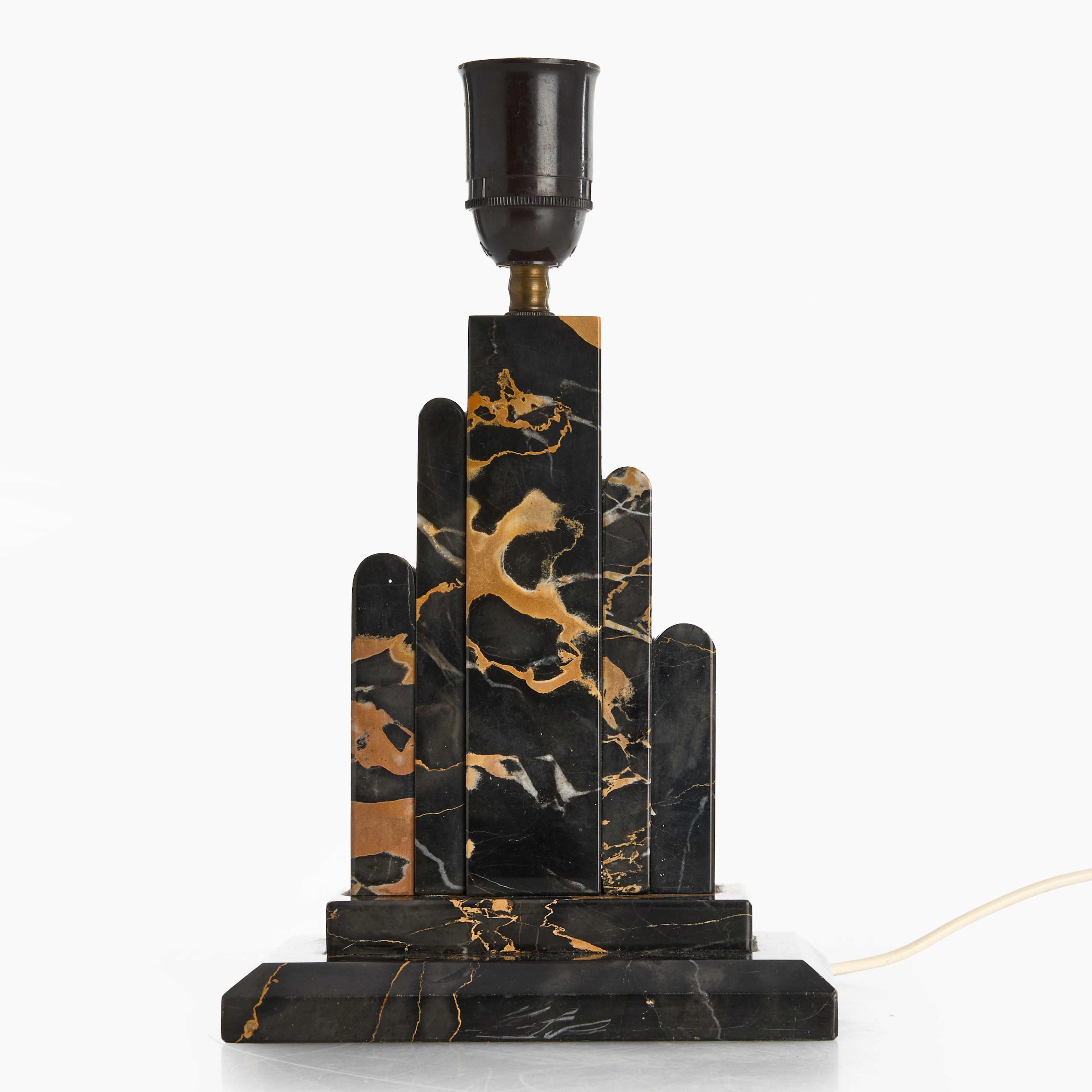 BORDSLAMPA, 1930-tal. Art Deco. Fot i svart marmorerad sten.