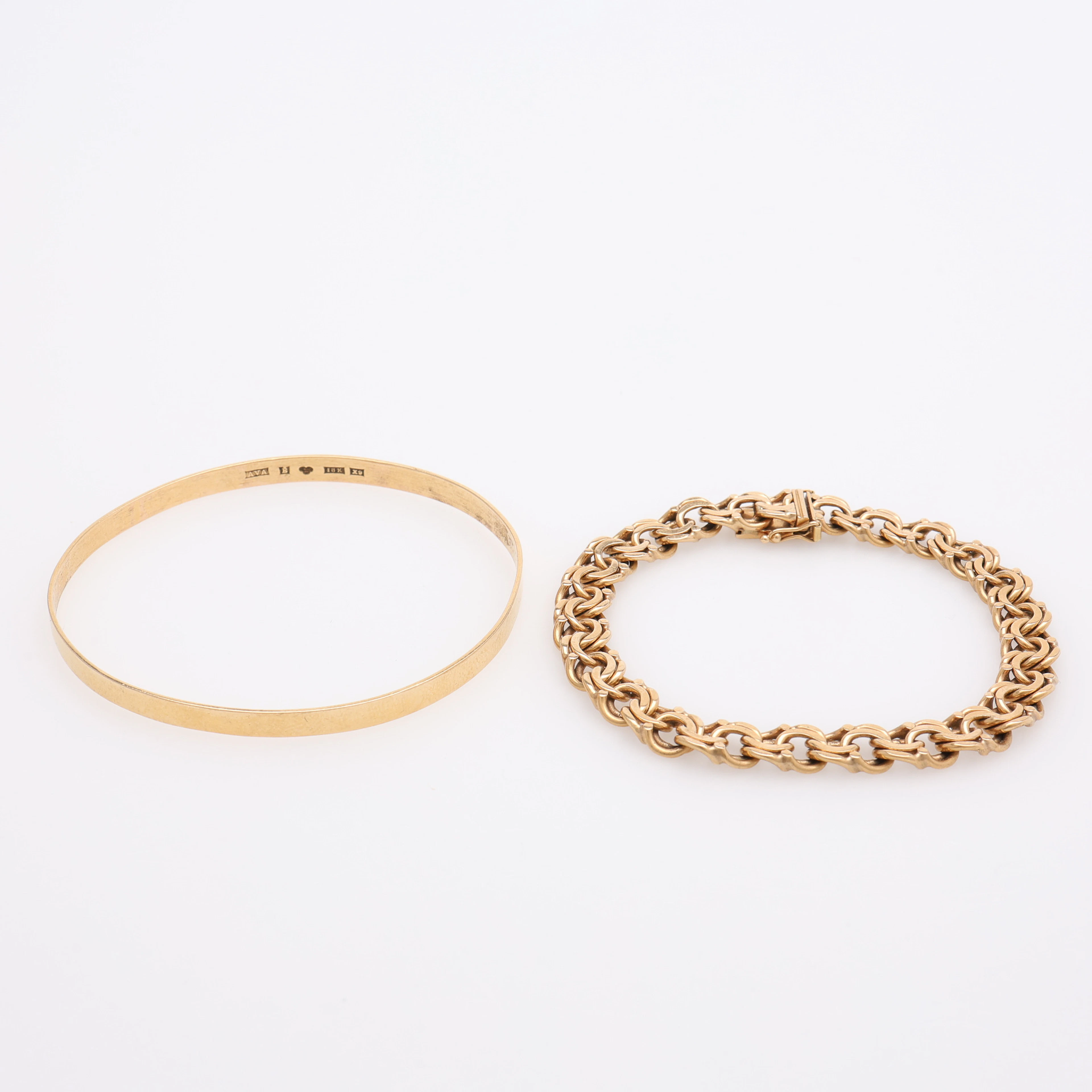 ARMBAND, TVÅ STYCKEN, 18K GULD, TOTAL VIKT CA 34,1 GRAM.