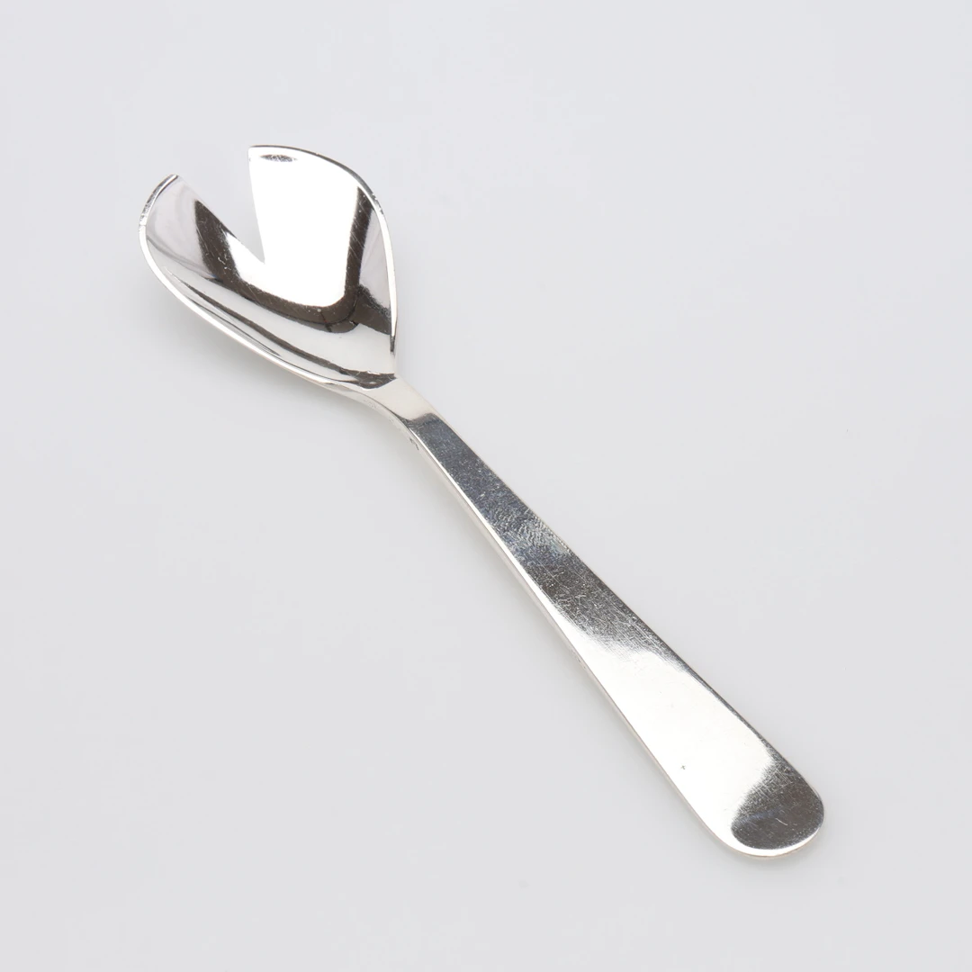 WIWEN NILSSON. OSTRONSKED, STERLINGSILVER, STÄMPELSIGNERAD, LUND, 1955.