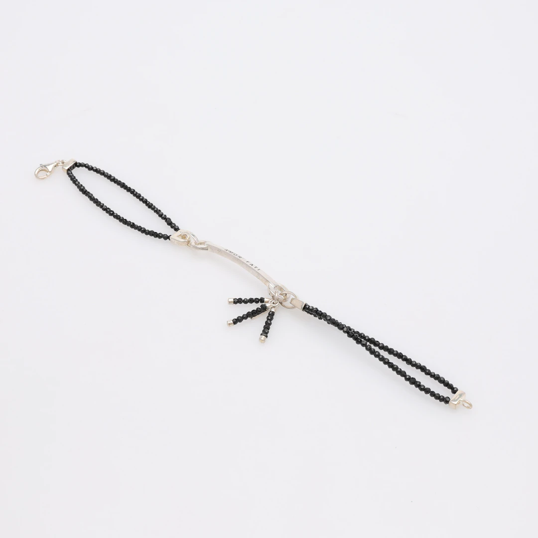 EFVA ATTLING. ARMBAND STERLING SILVER OCH ONYX "AMOR FATI".