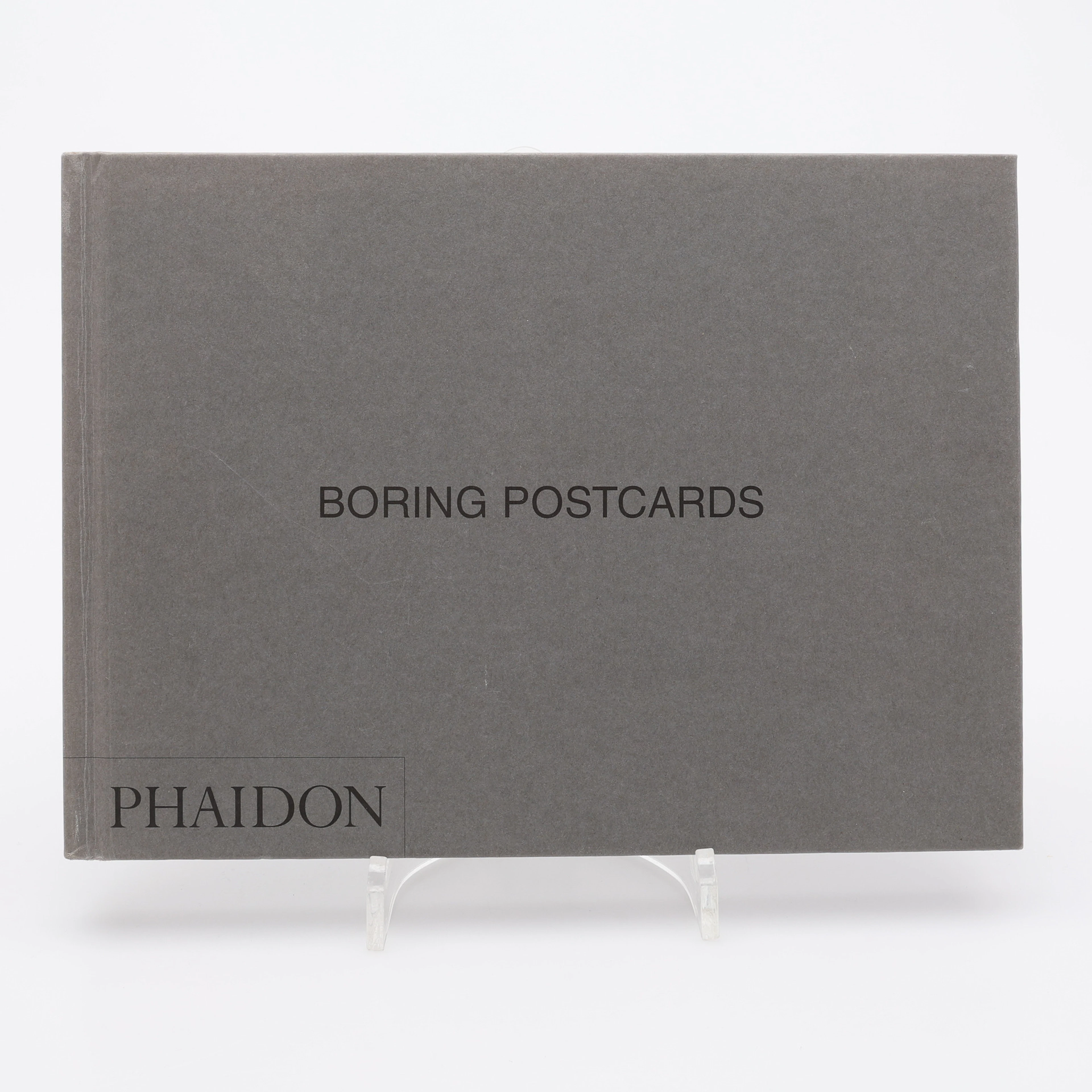 FOTO. DEN BRITTISKE FOTOGRAFEN MARTIN PARRS BORING POSTCARDS 2000.