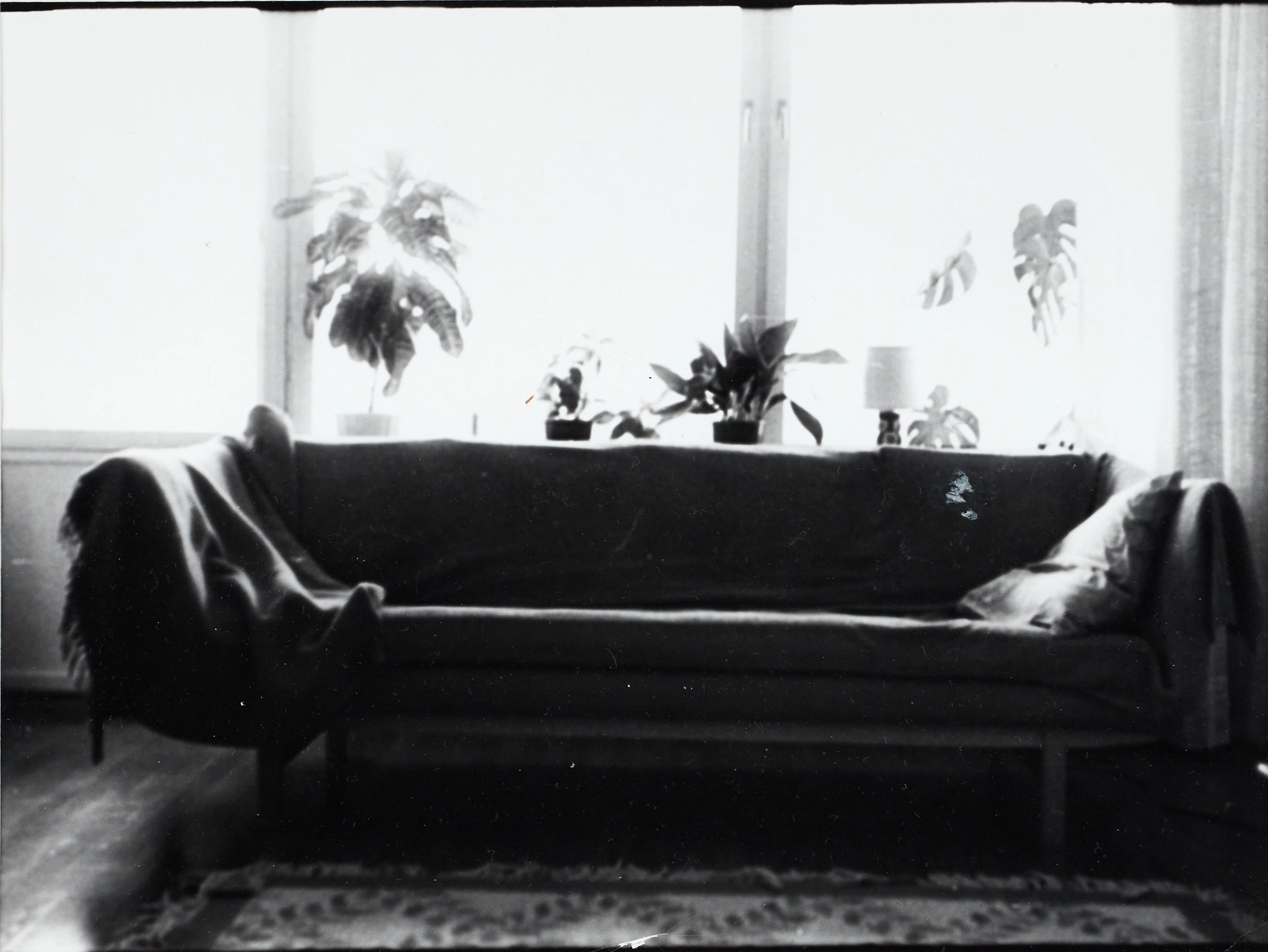 OLA BILLGREN (Sverige, 1940-2001), Soffan, sv/v fotografi.