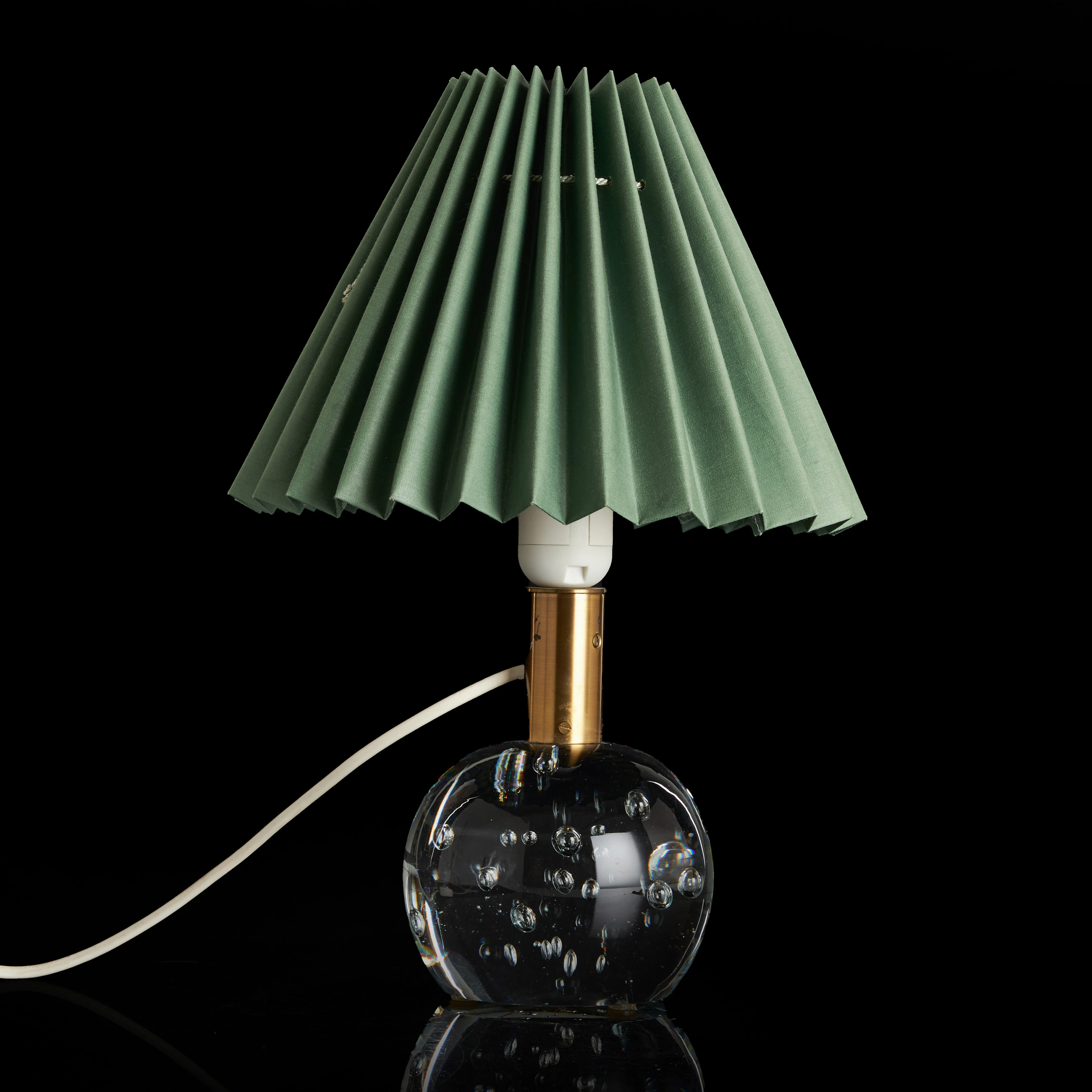 JOSEF FRANK. Bordslampa, modell '1819', Reijmyre glasbruk för Firma