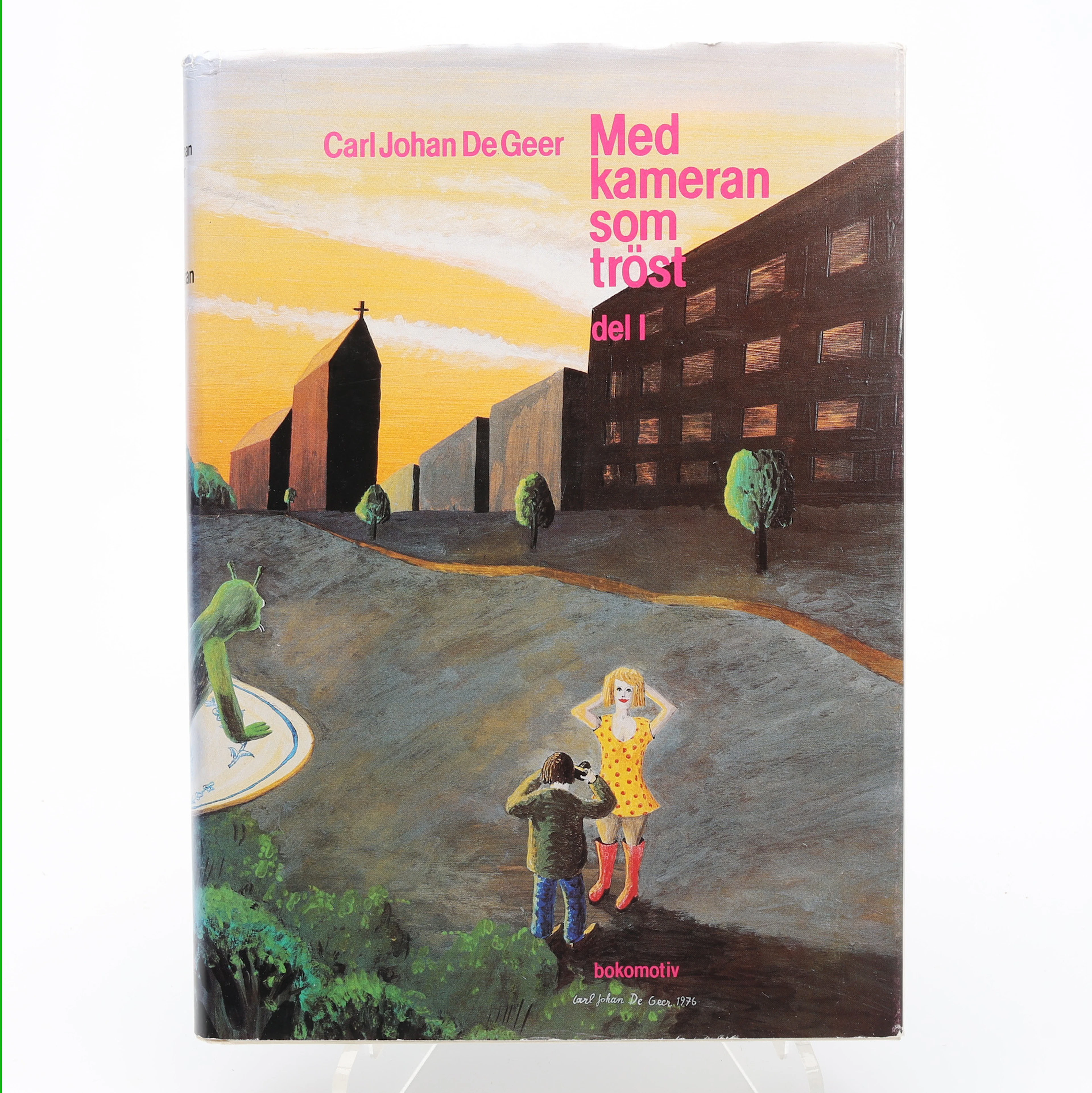 FOTO. CARL JOHAN DE GEERS MED KAMERAN SOM TRÖST DEL 1. 1980.