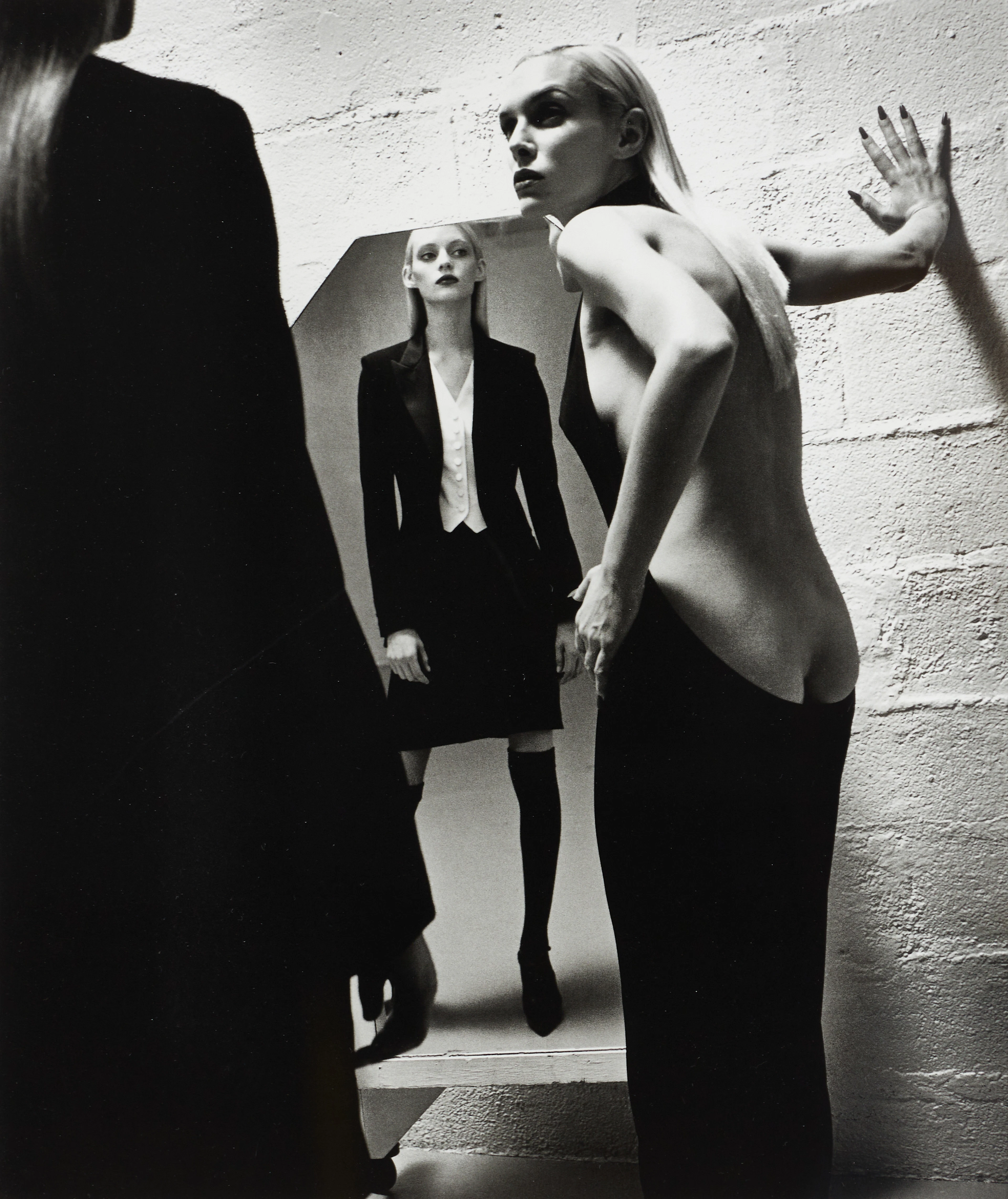HELMUT NEWTON. efter, "Fashion, New Yorker, Paris 1996", ur "Baby Sumo", 2009.