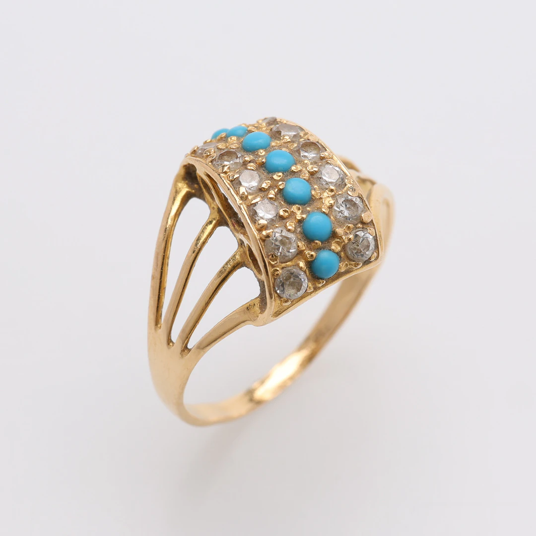 RING, 21K GULD & STRASS, TOTALT 2,7 GRAM.
