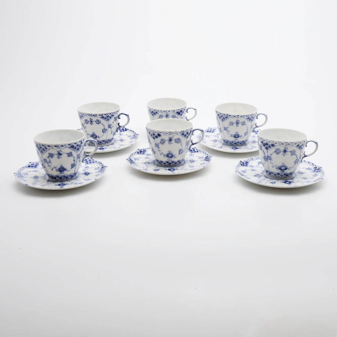 KAFFEKOPPAR MED FAT, FEM DELAR, MUSSELMALET, ROYAL COPENHAGEN.