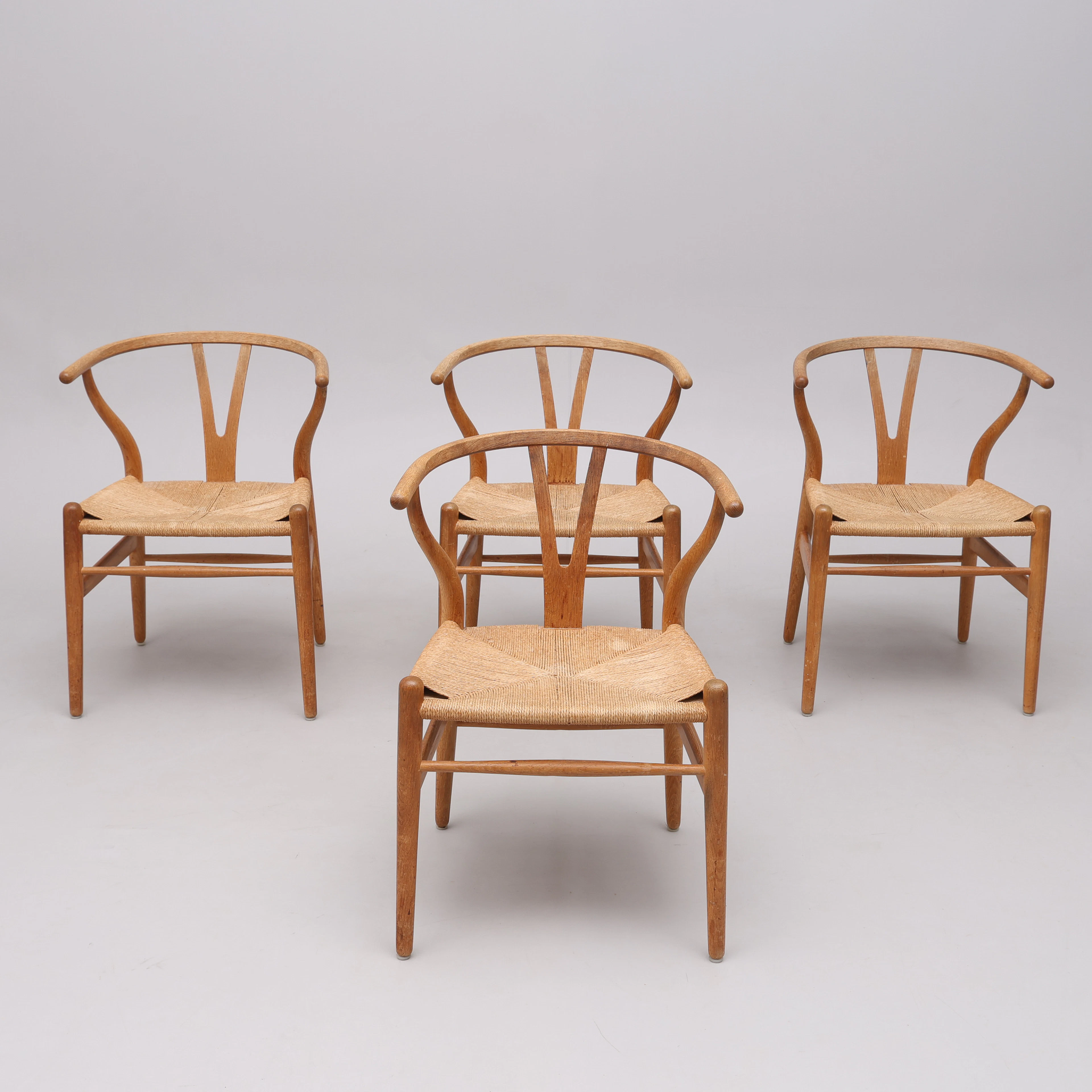 HANS J WEGNER. KARMSTOLAR, FYRA STYCKEN, "CH24/Y-STOLEN", CARLHANSEN
