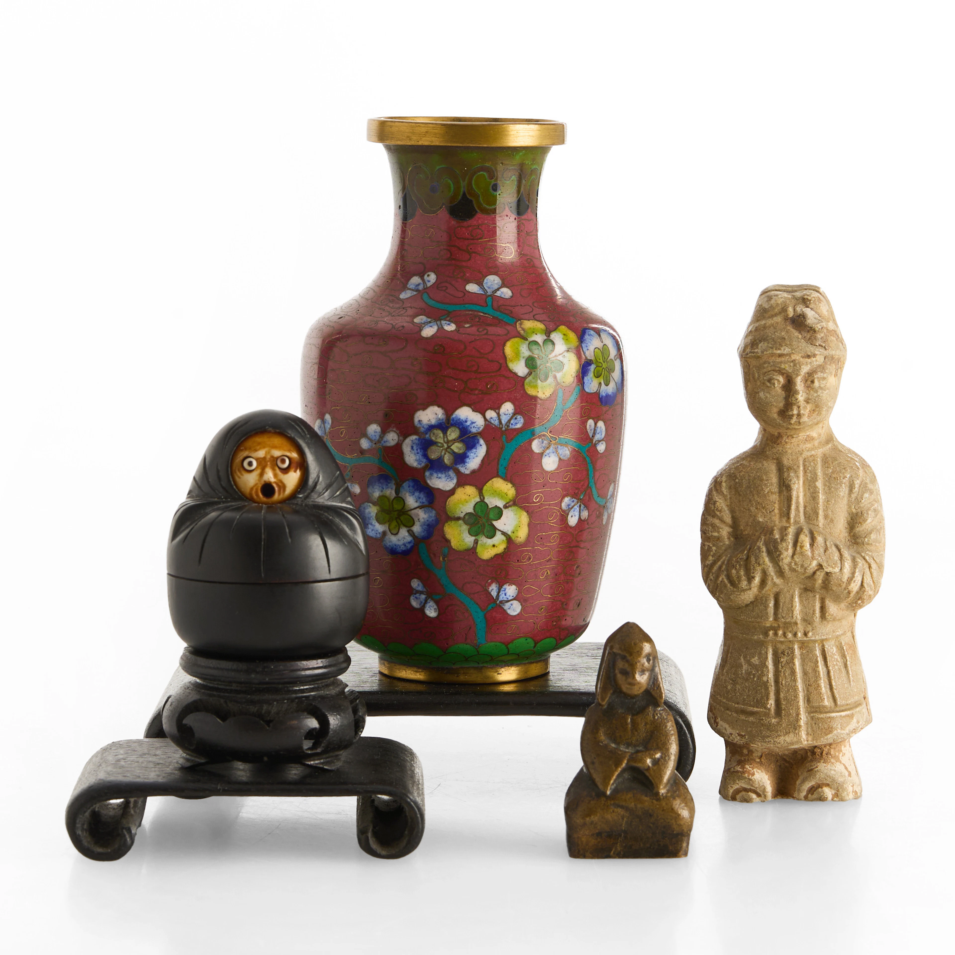 PARTI ASIATIKA (7 delar), bla Kina och Japan, vas cloisonné och träställ