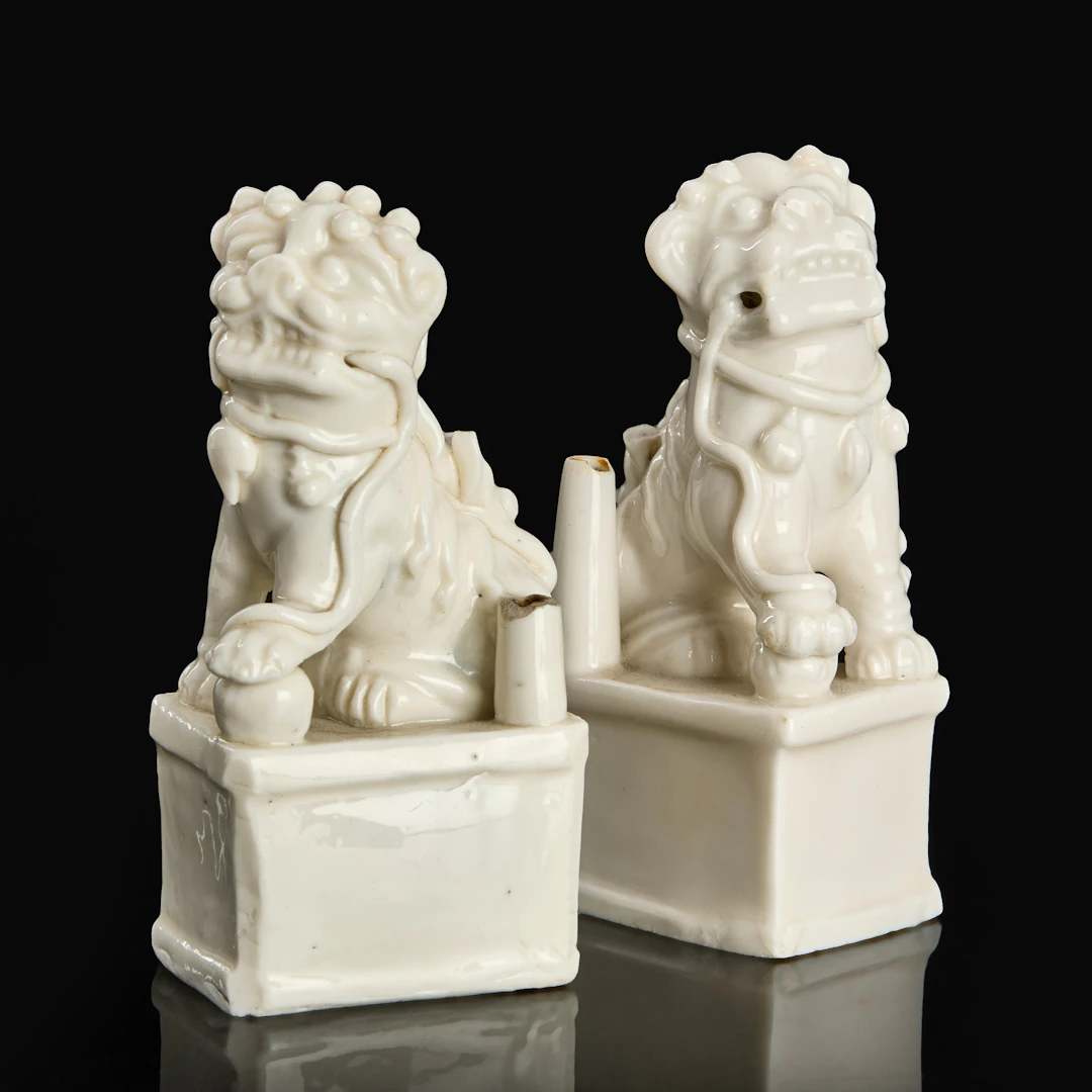 RÖKELSEHÅLLARE (2), (joss stick holders), porslin, Kina, blanc de