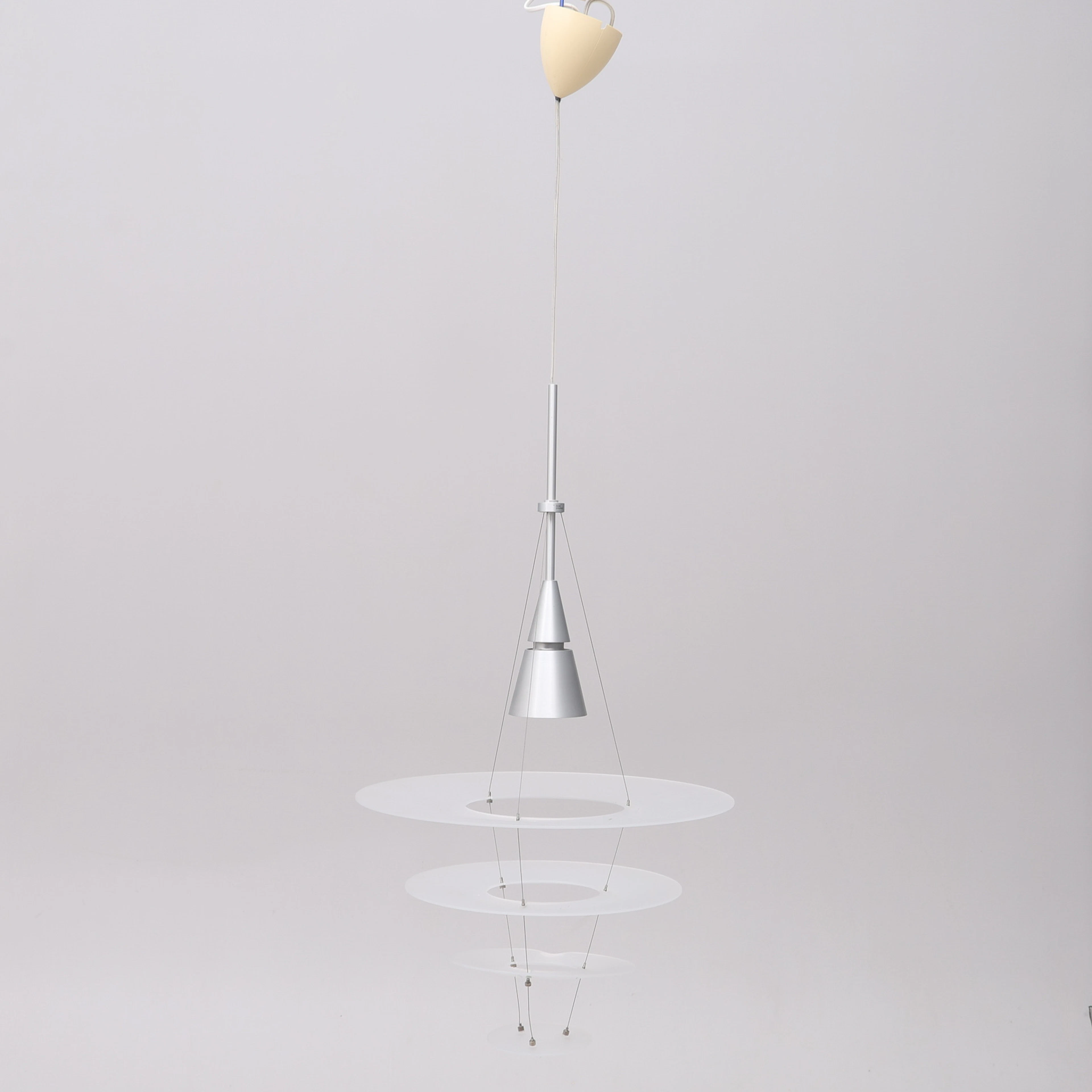 SHOICHI UCHIYAMA. TAKLAMPA, "ENIGMA" FÖR LOUIS POULSEN, DANMARK.