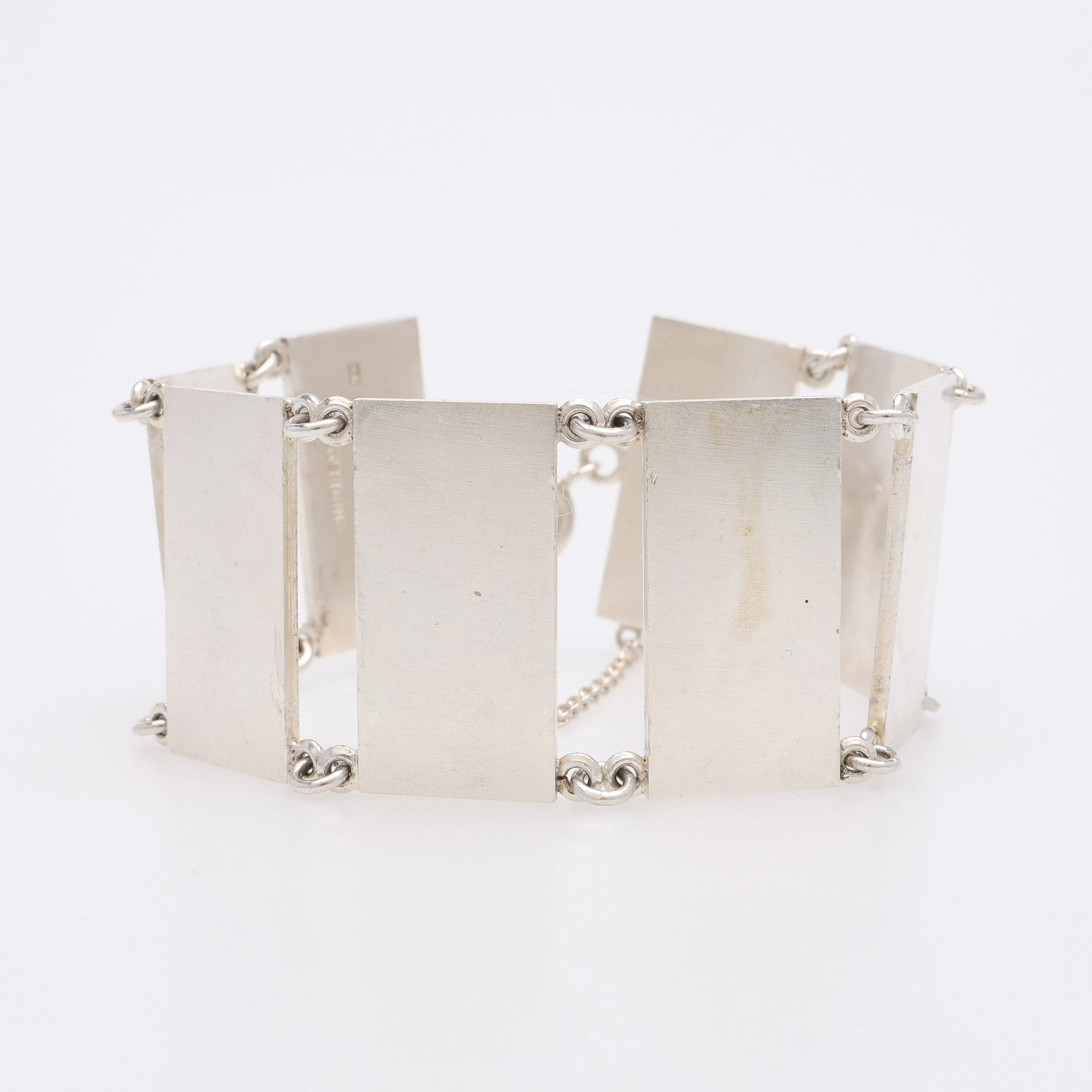 WIWEN NILSSON. ARMBAND, STERLINGSILVER, STÄMPELSIGNERAT, LUND, 1967.