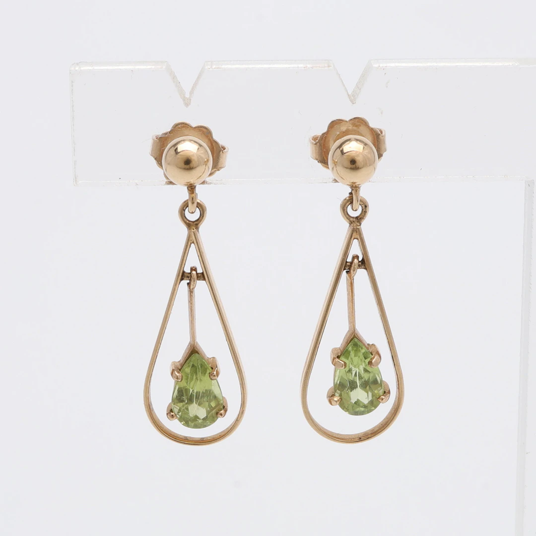 ÖRHÄNGEN, ETT PAR, 14K GULD & PERIDOTER, TOTALT 2,3 GRAM.