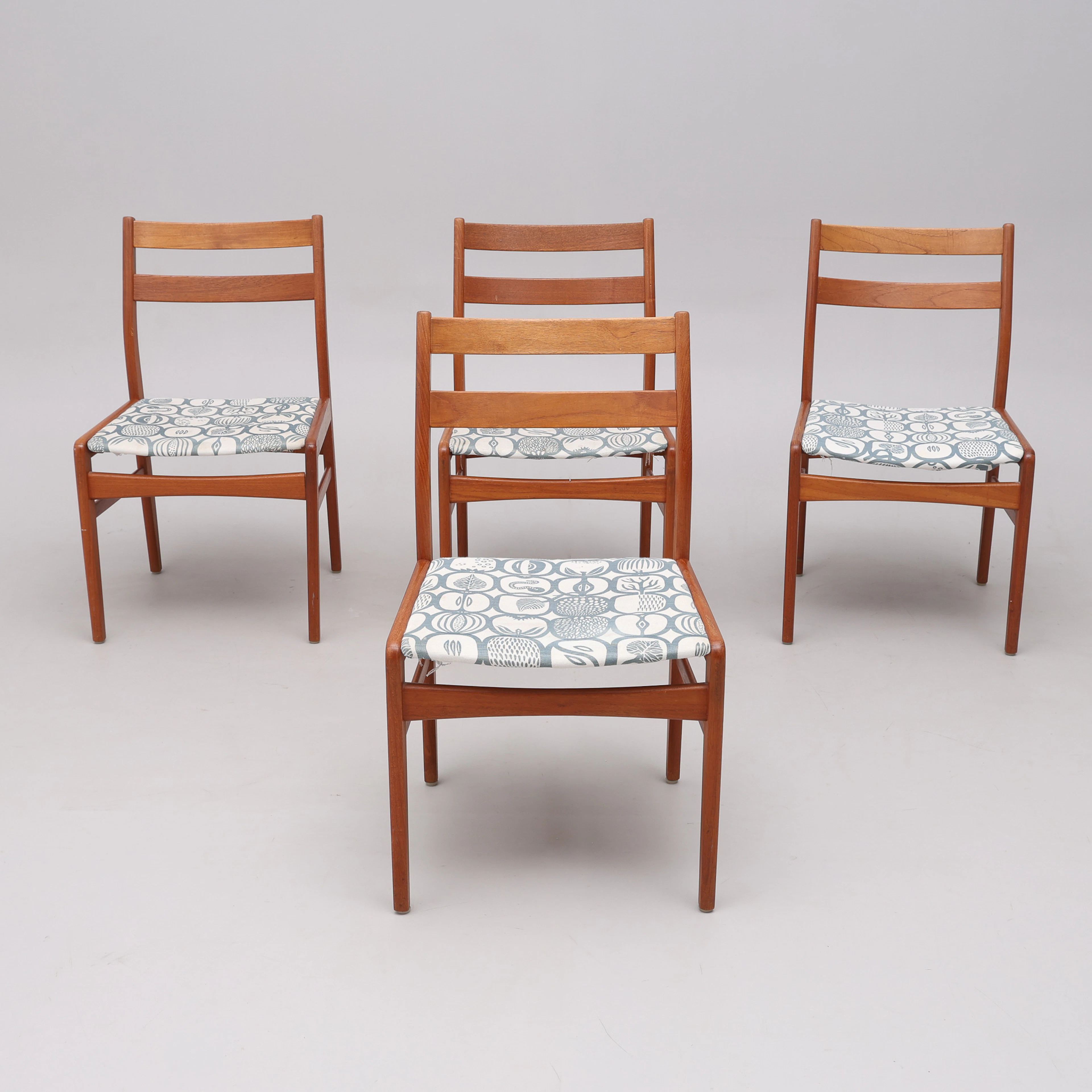 STOLAR, 4 ST, TEAK, FRUKTLÅDA BLÅ, ULFERTS, TIBRO, 1960-TAL.