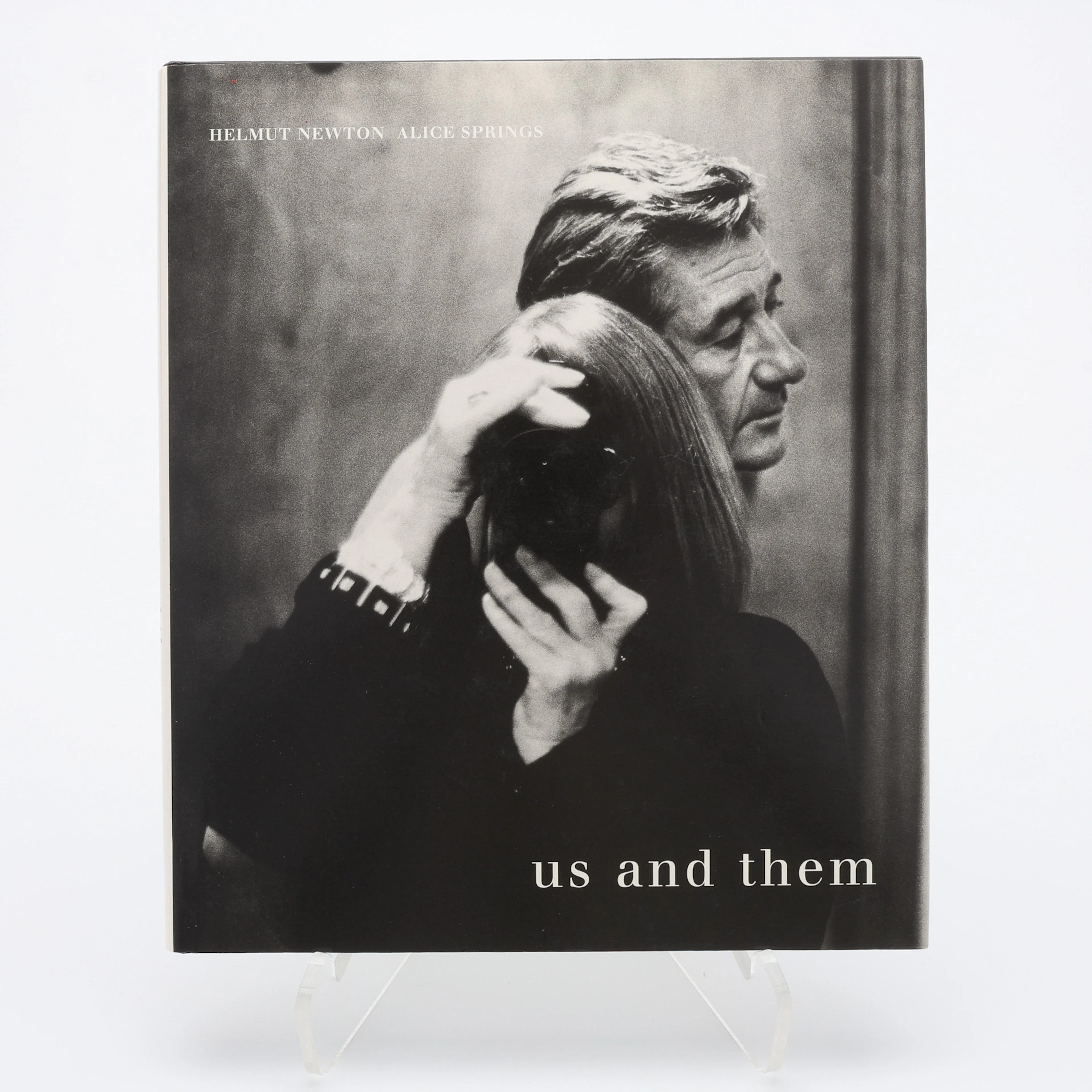FOTO. HELMUT NEWTON OCH ALICE SPRINGS "US AND THEM" I FÖRSTA UPPLAGAN, 1999.