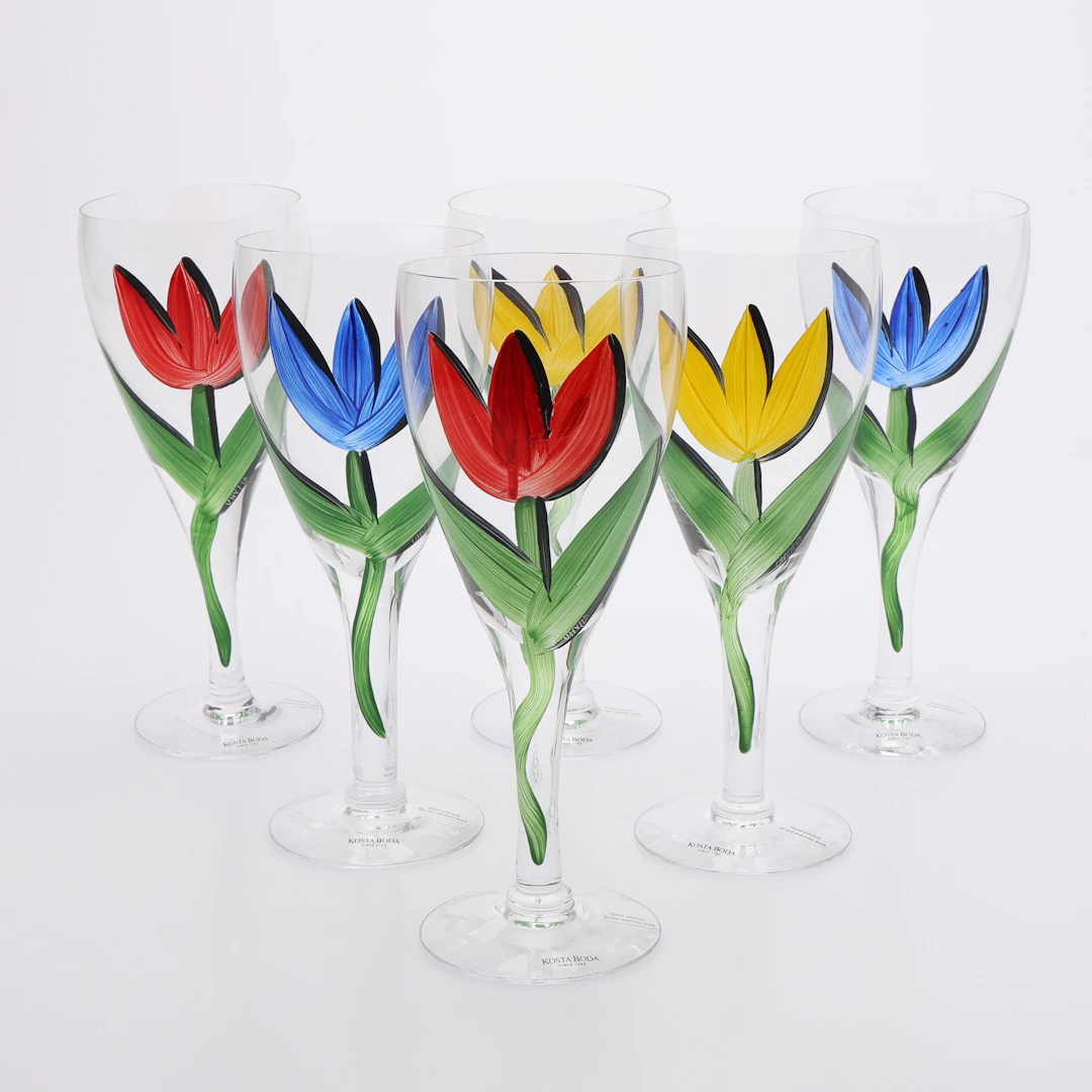ULRICA HYDMAN-VALLIEN. VINGLAS, "TULIPA", SEX STYCKEN, HANDMÅLAD DEKOR
