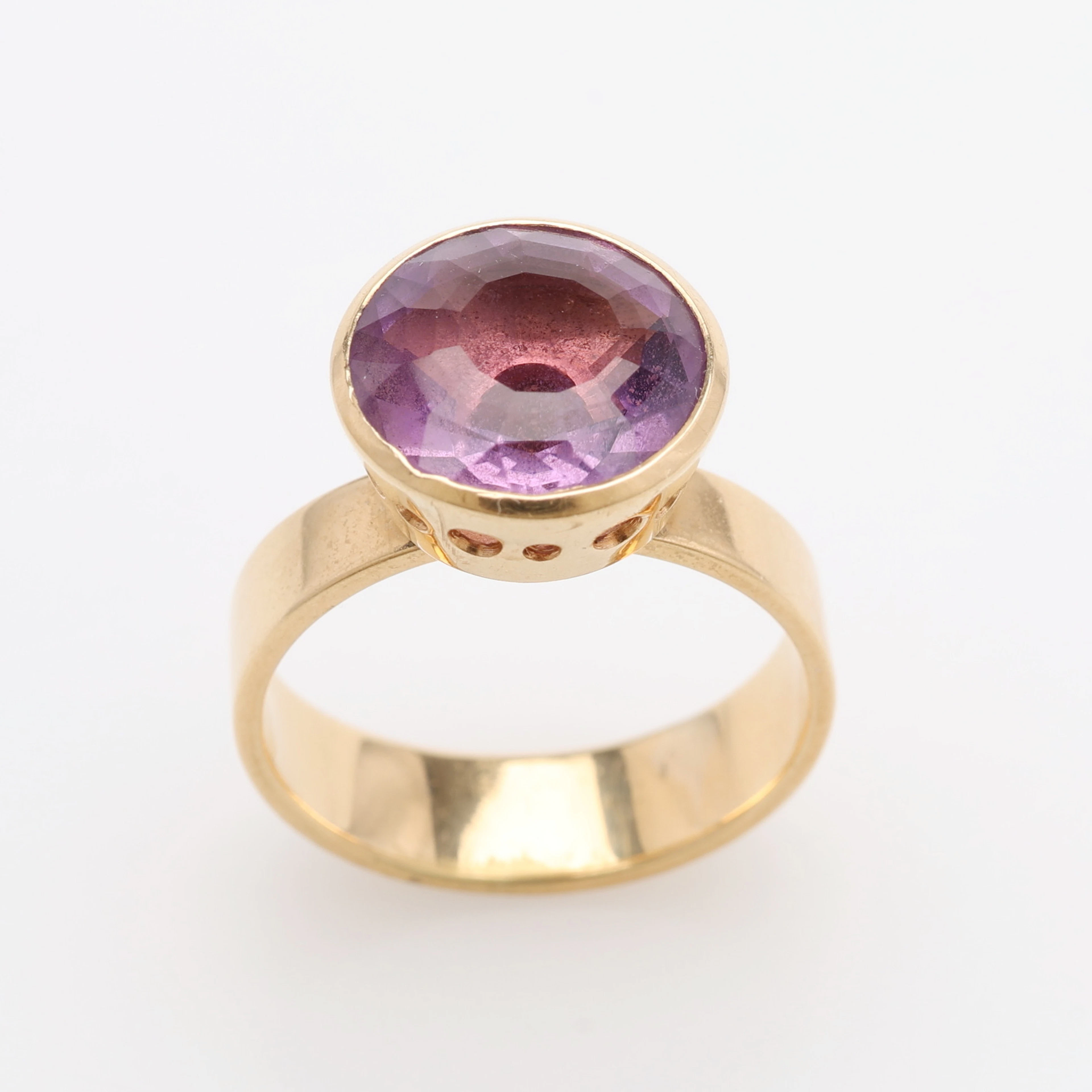RING, 18K GULD & AMETIST, INGEMAR AXELSONS GULDSMEDSAFFÄR, LJUNGBY