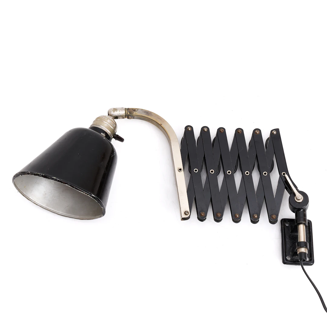 VÄGGLAMPA, saxarm, 1930-tal, funkis. Svartlackerad och kromad metall.
