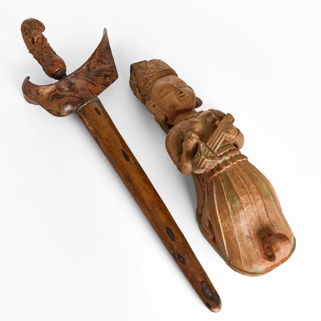 VÄGGSKULPTUR, Indien, KRIS, Indonesien, 1900-tal.