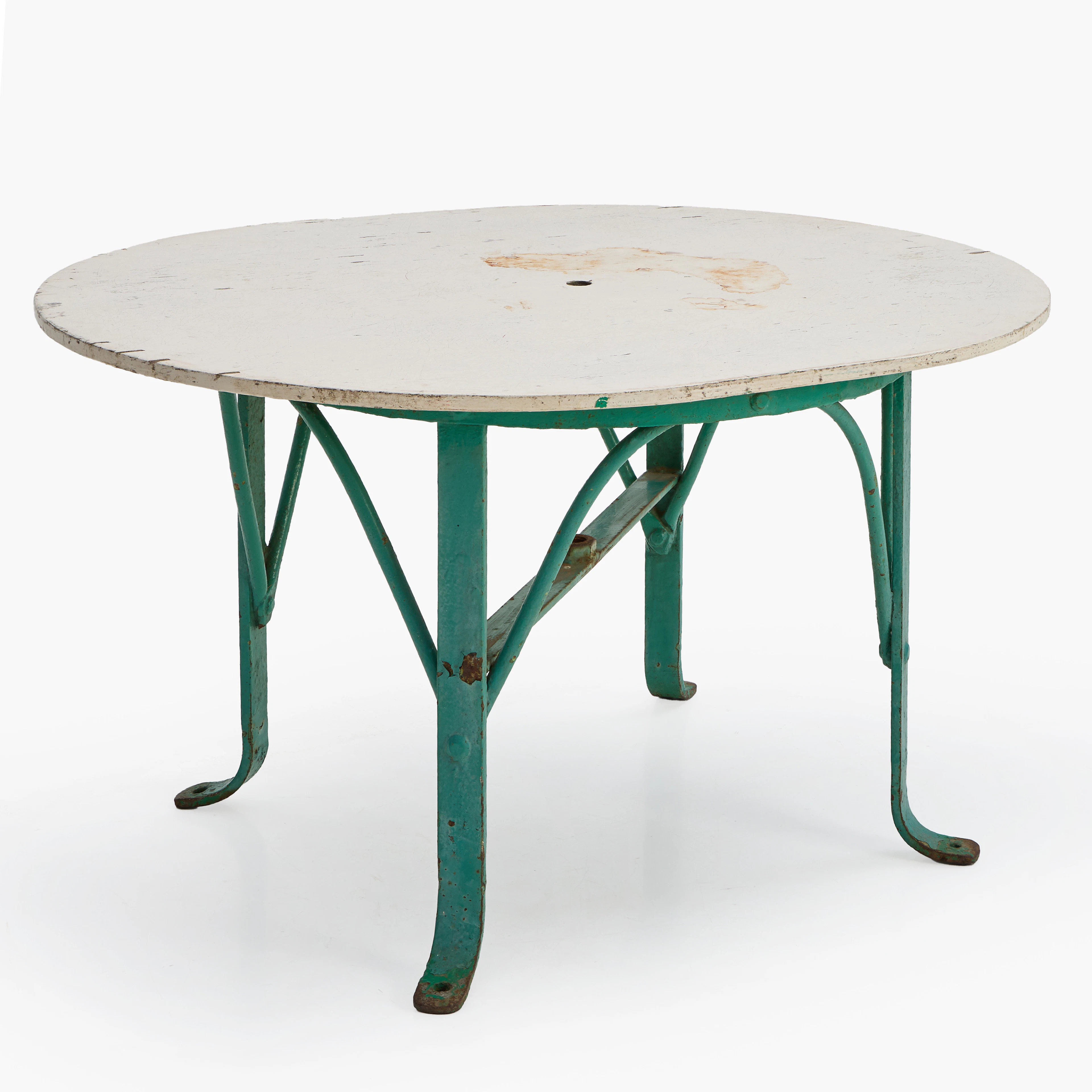 TRÄDGÅRDSBORD, 1900-talets första hälft. Underrede i gjutjärn. Enligt
