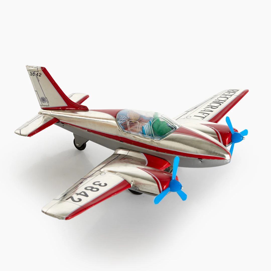 MODERN TOYS. Flygplan, "3842 Silver Beechcraft", Japan, 1900-talets