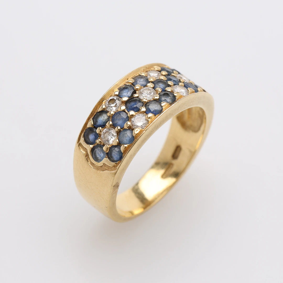 RING, 18K GULD, SMÅ TOPASER & DIAMANTER, LONDON, 2015, 5,5 GRAM.