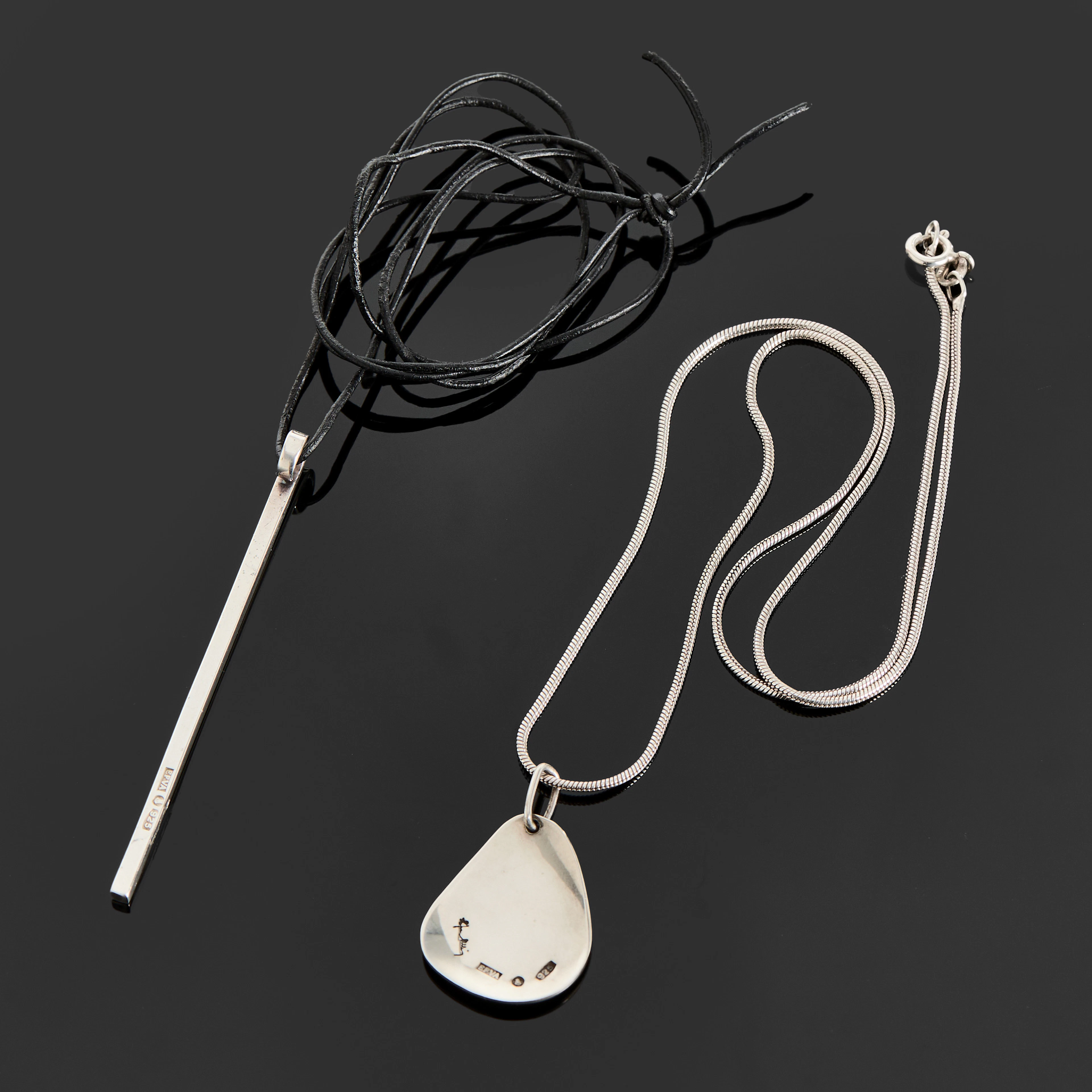 EFVA ATTLING. COLLIER, 2 st, "Little Rose Petal" samt stav, sterlingsilver