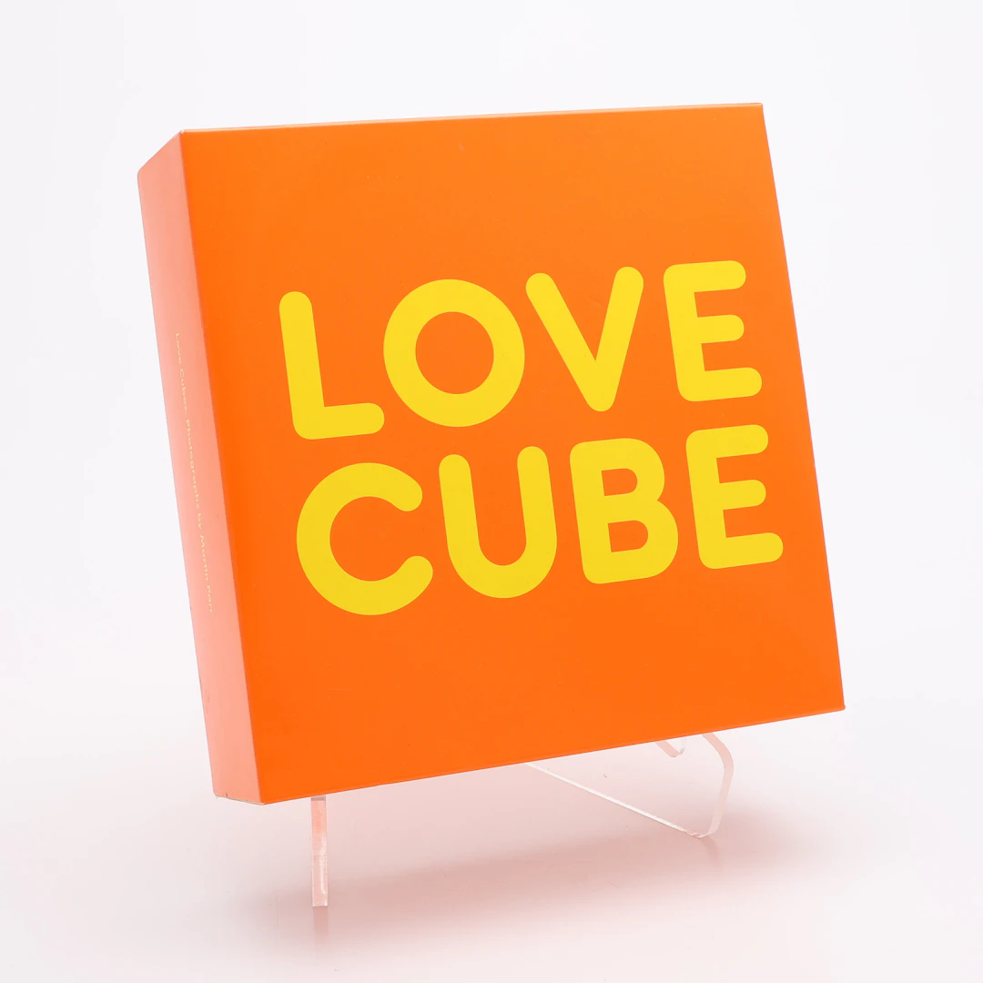 MARTIN PARRS "LOVE CUBE", 2007.