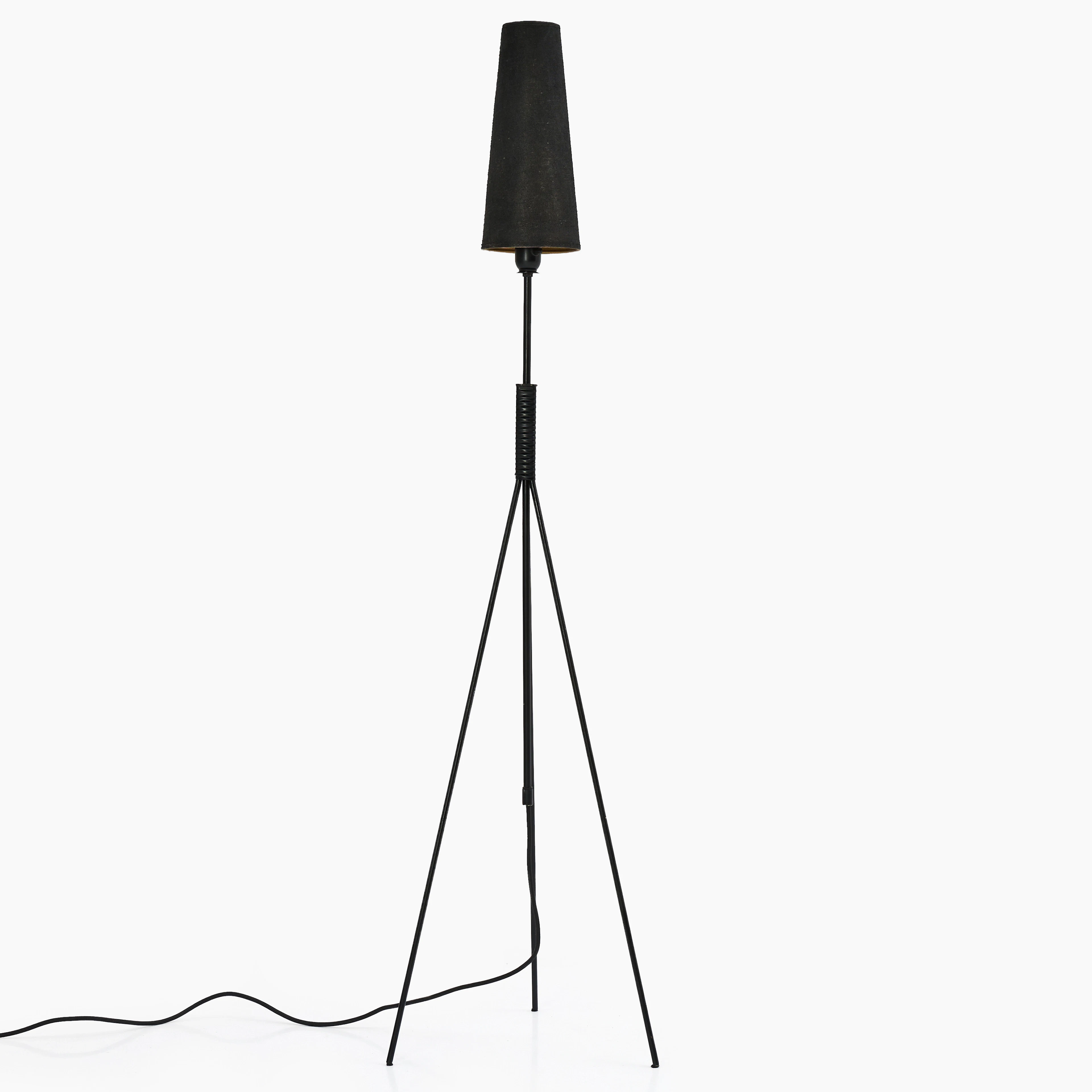 EJE AHLGREN. Golvlampa, Luco AB, 1950/60-tal, svartlackerad metall.